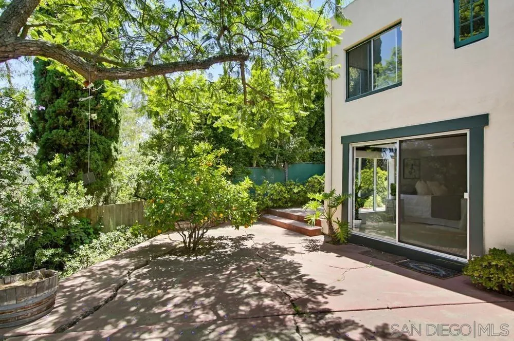 https://cdn.realtyfeed.com/cdn/127/260013514/fa1a1b60edf6736f9152efe776cc1335.webp
