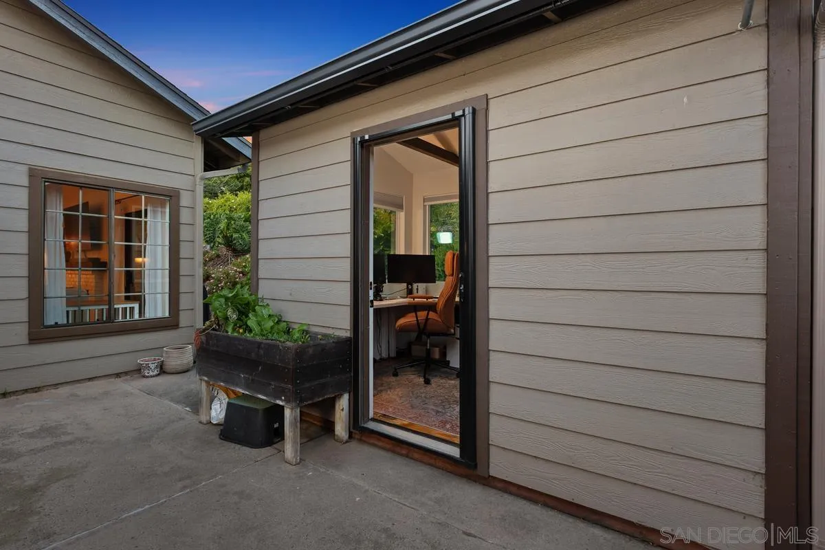 https://cdn.realtyfeed.com/cdn/127/260013516/2a9f5de1d4e3fdeb60179d5e3ecf0810.webp