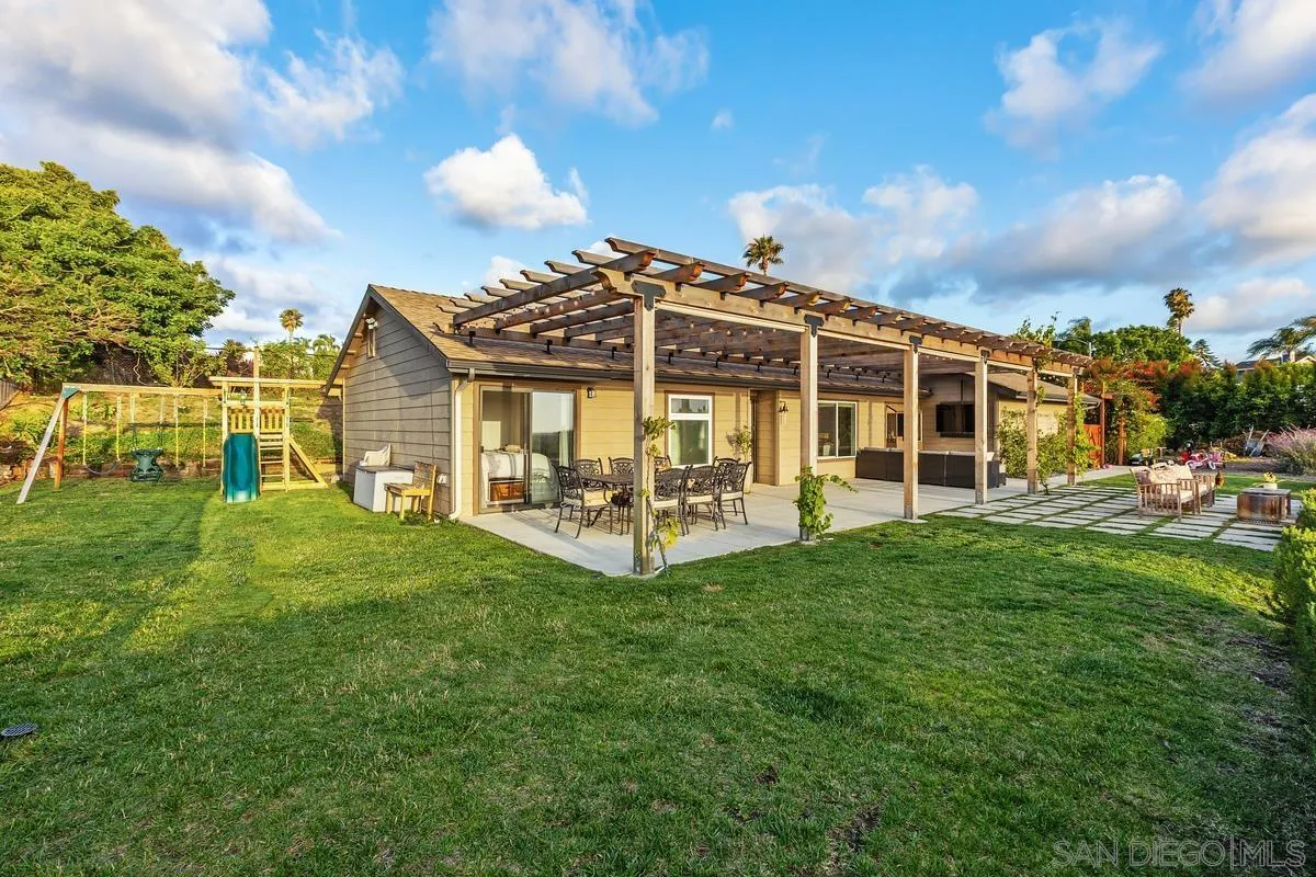 https://cdn.realtyfeed.com/cdn/127/260013516/60fda4edeeab2d4bef09b41d1082903d.webp