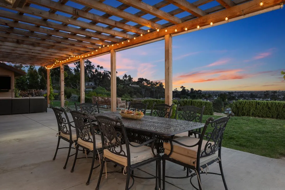 https://cdn.realtyfeed.com/cdn/127/260013516/8d1b08d6b642b1d9ba60251eae070ba1.webp