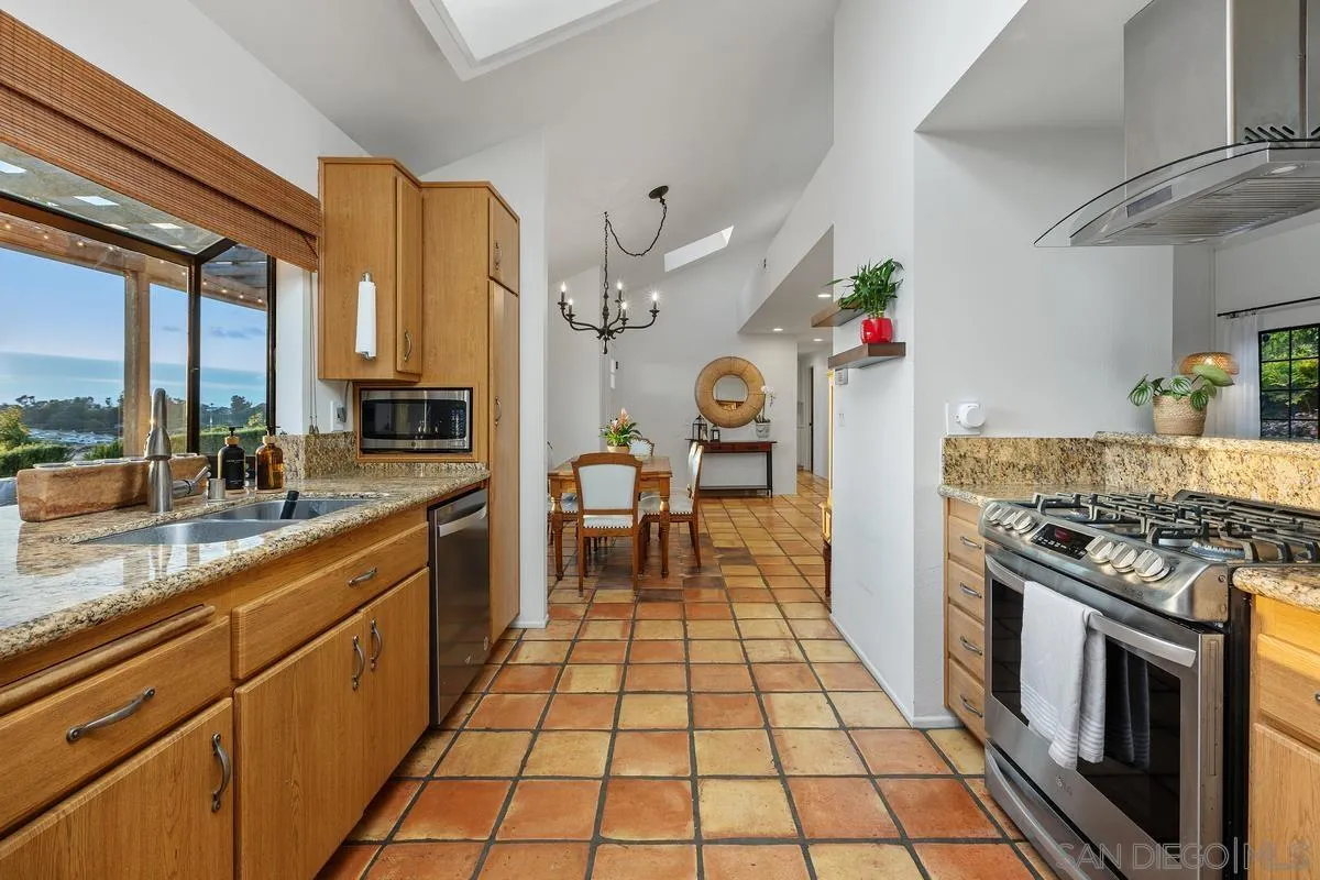 https://cdn.realtyfeed.com/cdn/127/260013516/b25f0e280e10c38db6330c9d77500edf.webp