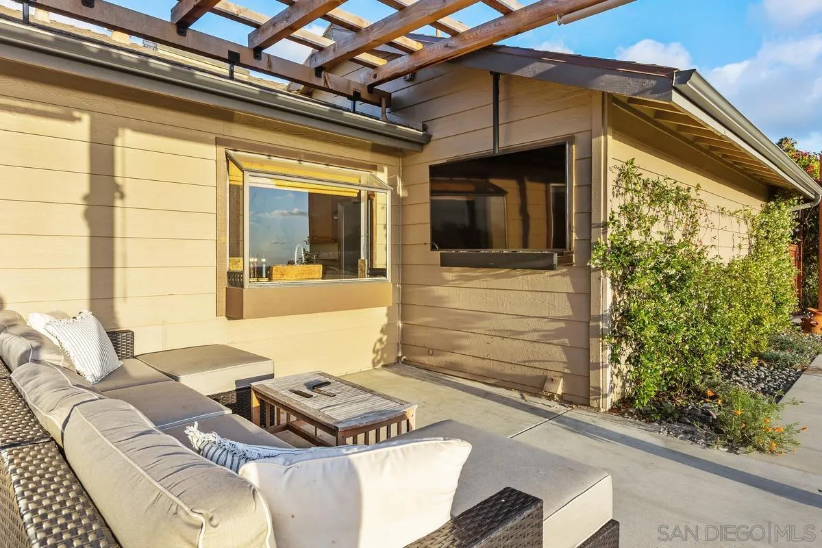 https://cdn.realtyfeed.com/cdn/127/260013516/fe4aedf03e819aa8899959f97b1c534a.webp