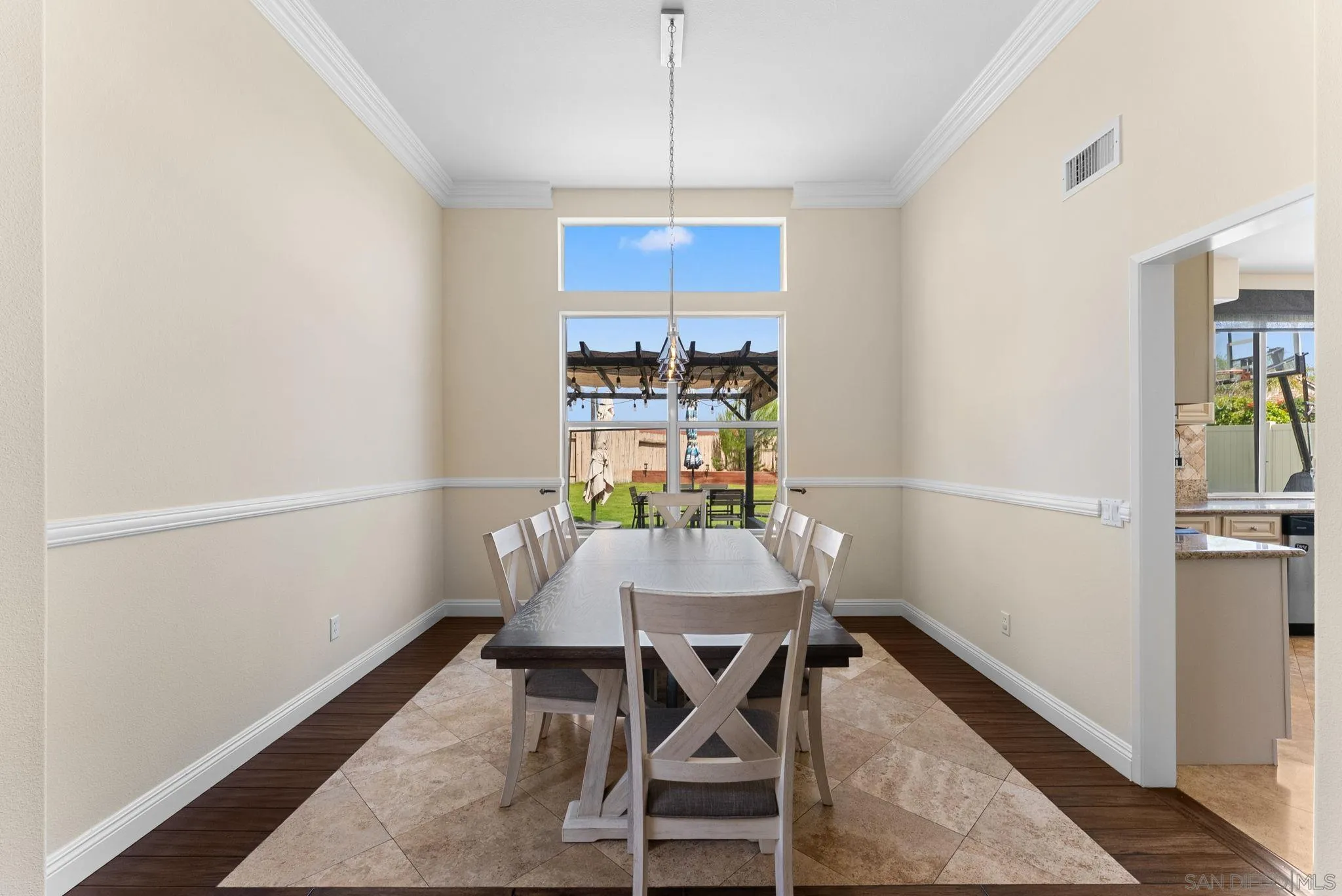https://cdn.realtyfeed.com/cdn/127/260013518/4407fa86f639d7d064739b9055733063.webp