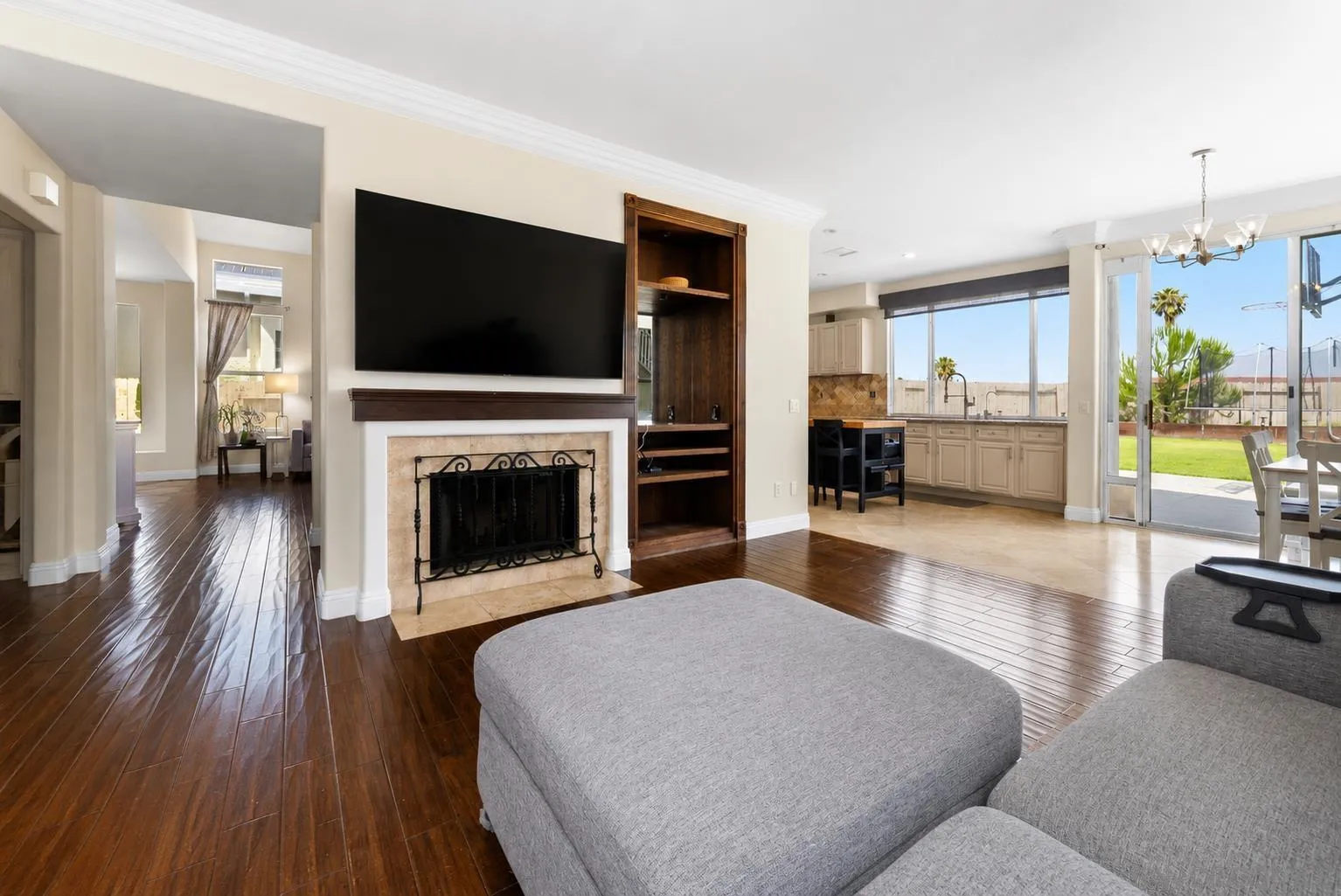 https://cdn.realtyfeed.com/cdn/127/260013518/bfe5ad7dec39acd4913463f757ac0979.webp