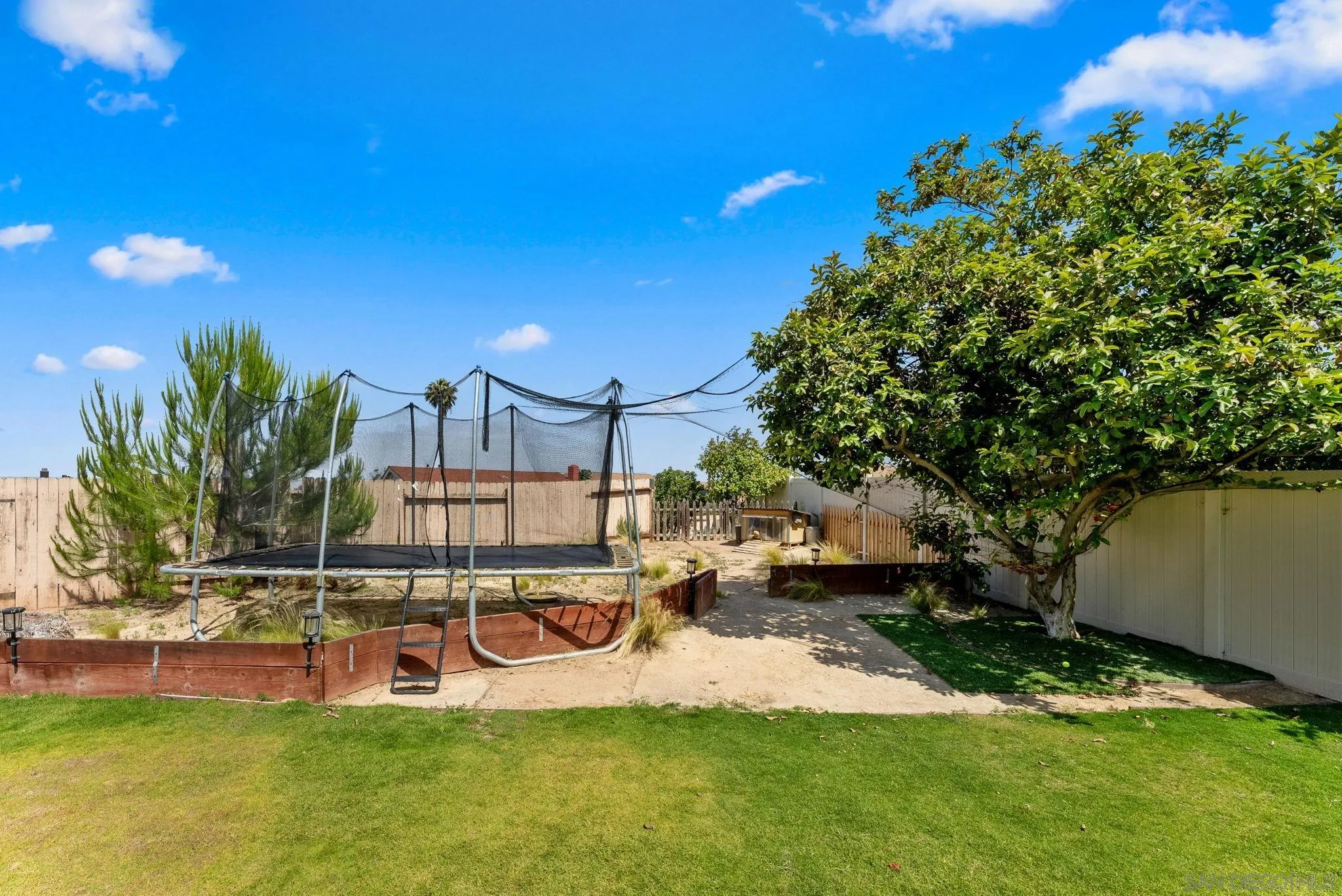 https://cdn.realtyfeed.com/cdn/127/260013518/d5f6248db9cc92408c1c722ef9f1d3a4.webp