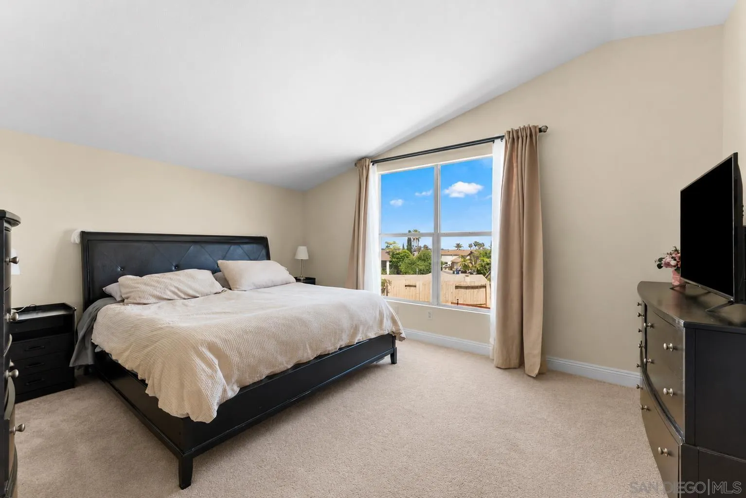 https://cdn.realtyfeed.com/cdn/127/260013518/ed628ead380e8a3883fd819fa0f0f268.webp