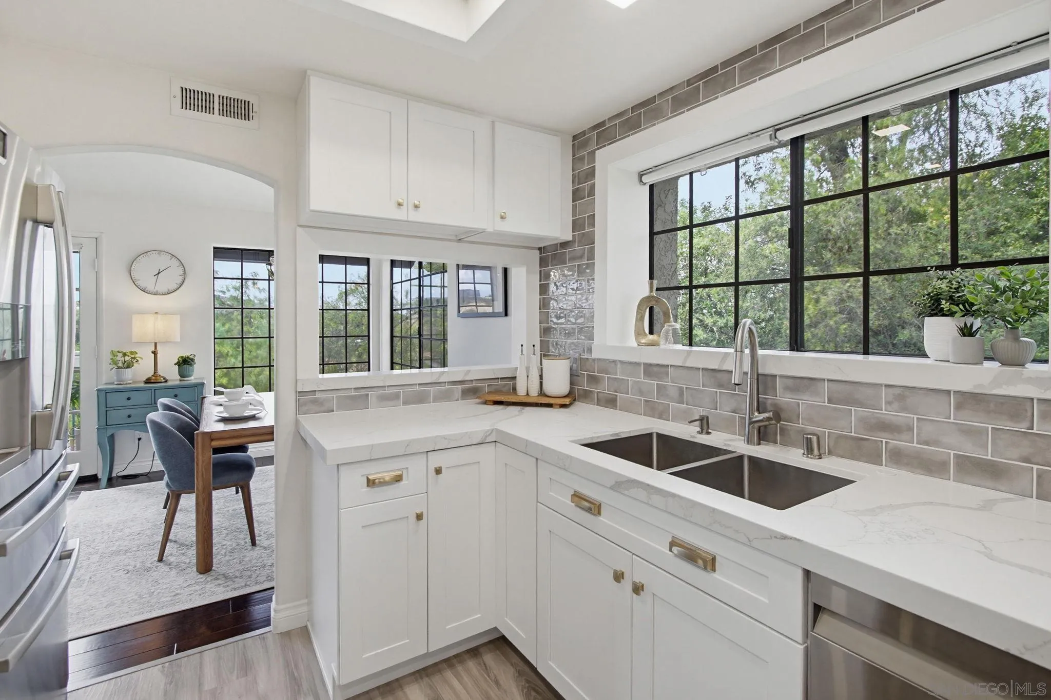 https://cdn.realtyfeed.com/cdn/127/260013522/615b9fe648f69af28a08c8e7fbb7c0a4.webp