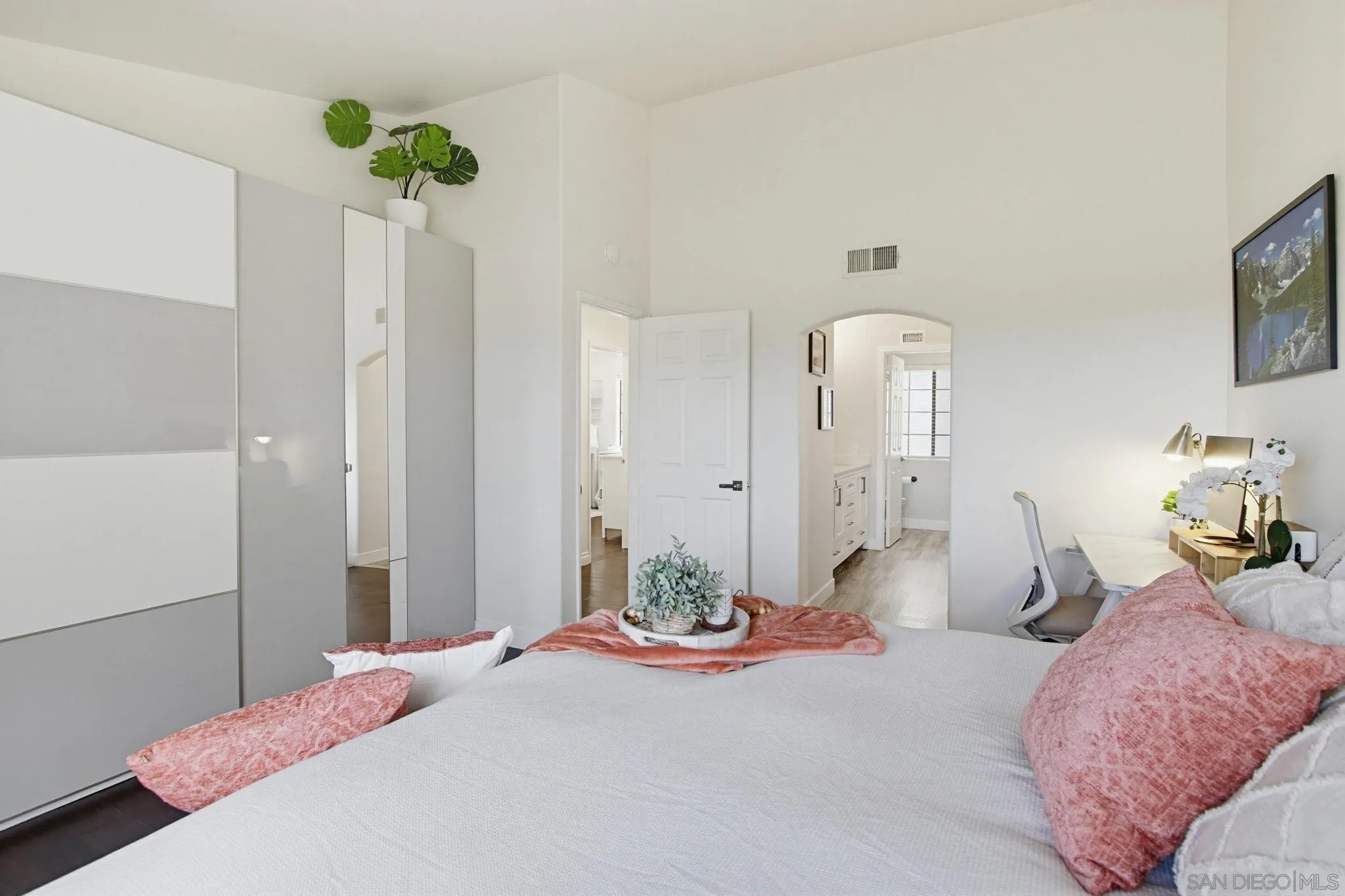 https://cdn.realtyfeed.com/cdn/127/260013522/bc4ff1a1a36cc2c656e04ac7aab04874.webp