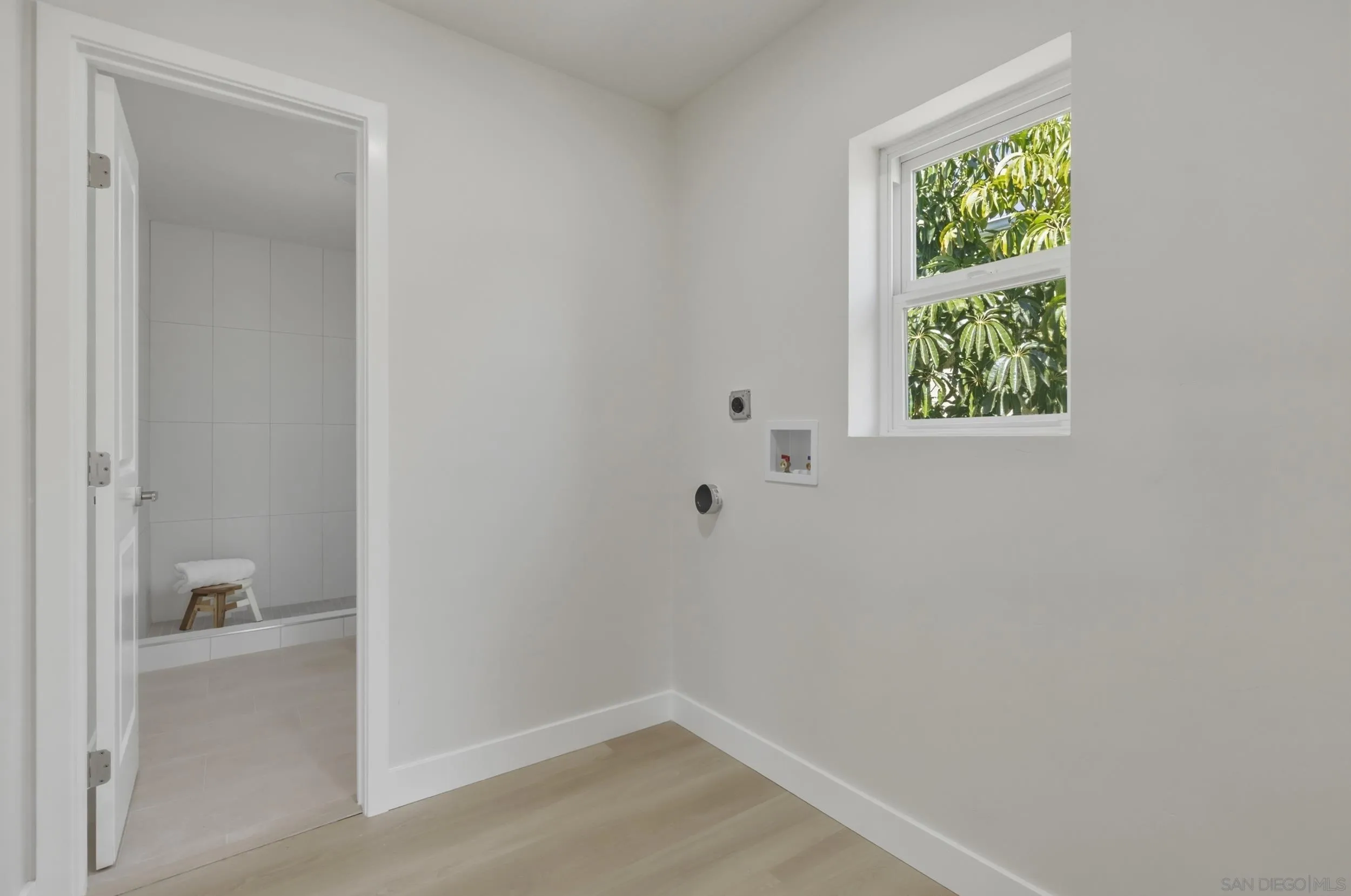 https://cdn.realtyfeed.com/cdn/127/260013524/4be4f1eb26dd2557c95dcac8ae456eaf.webp