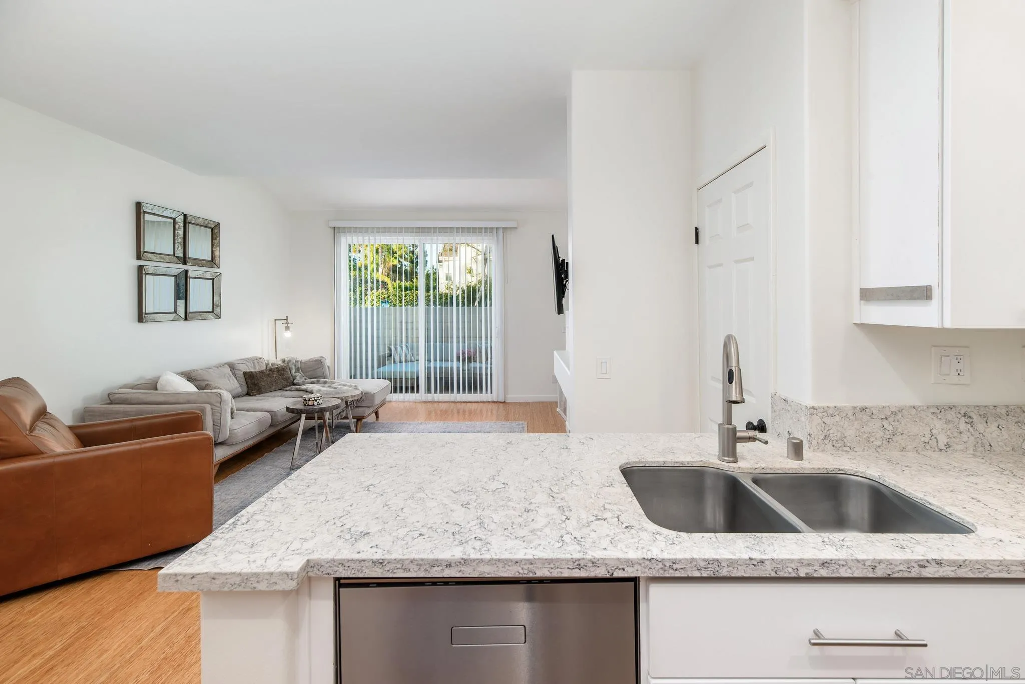 Photo #12: 260013526 Listing: Photo #12