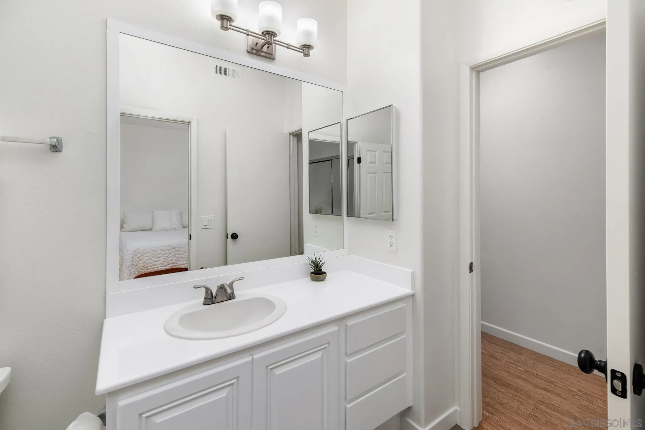 Photo #24: 260013526 Listing: Photo #24
