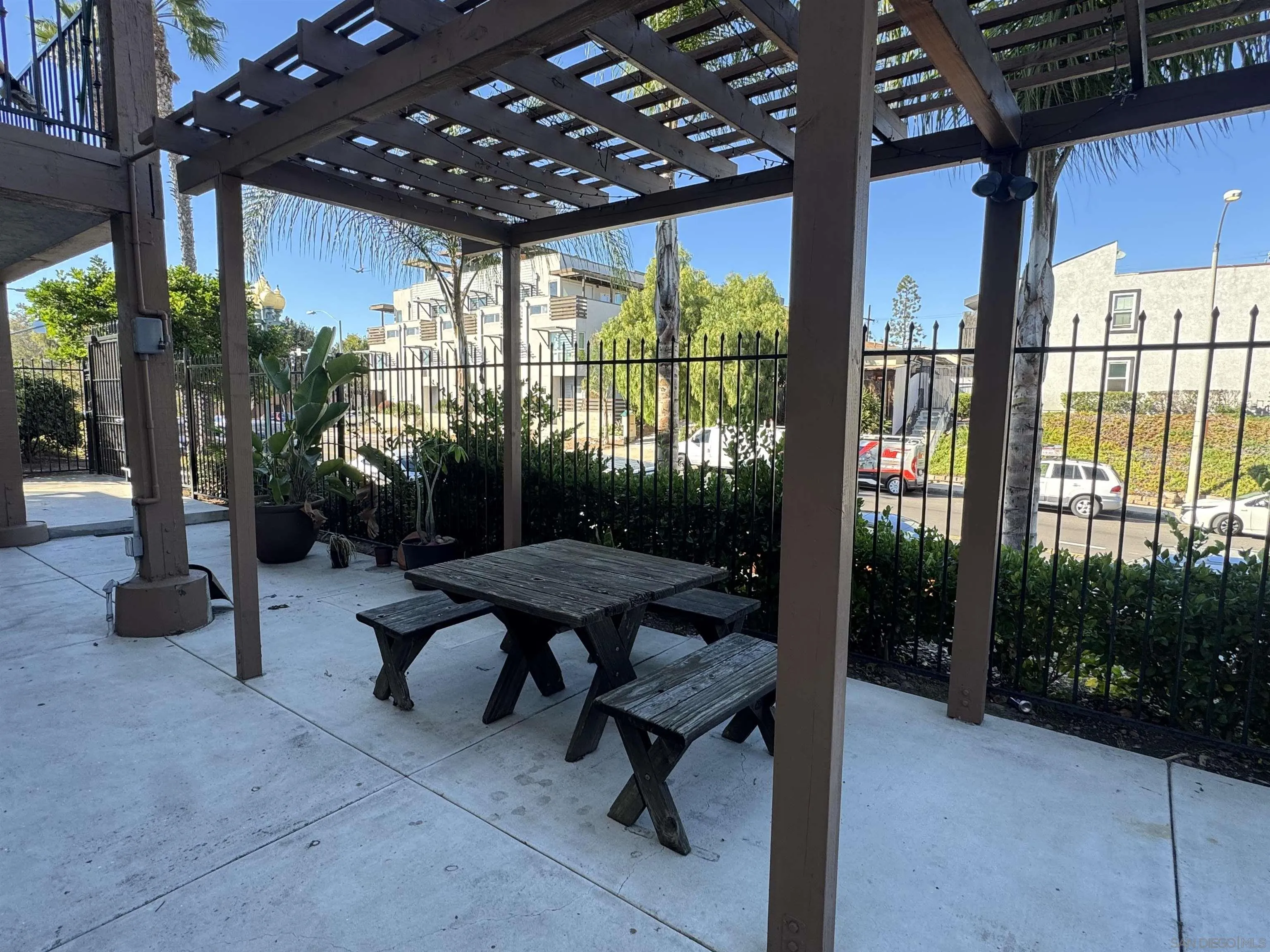 https://cdn.realtyfeed.com/cdn/127/260013527/34a5a78f38317375dd84aa9384d33568.webp