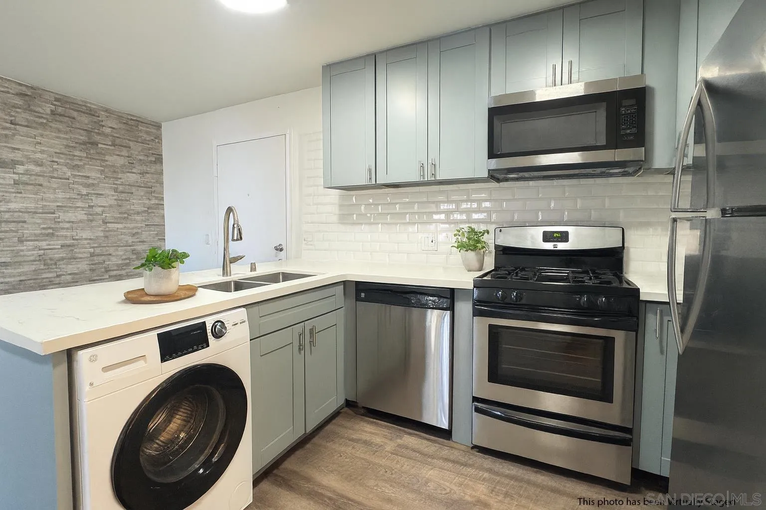 https://cdn.realtyfeed.com/cdn/127/260013527/dccc3ac8ba46b784f7792f0d0ea89f31.webp