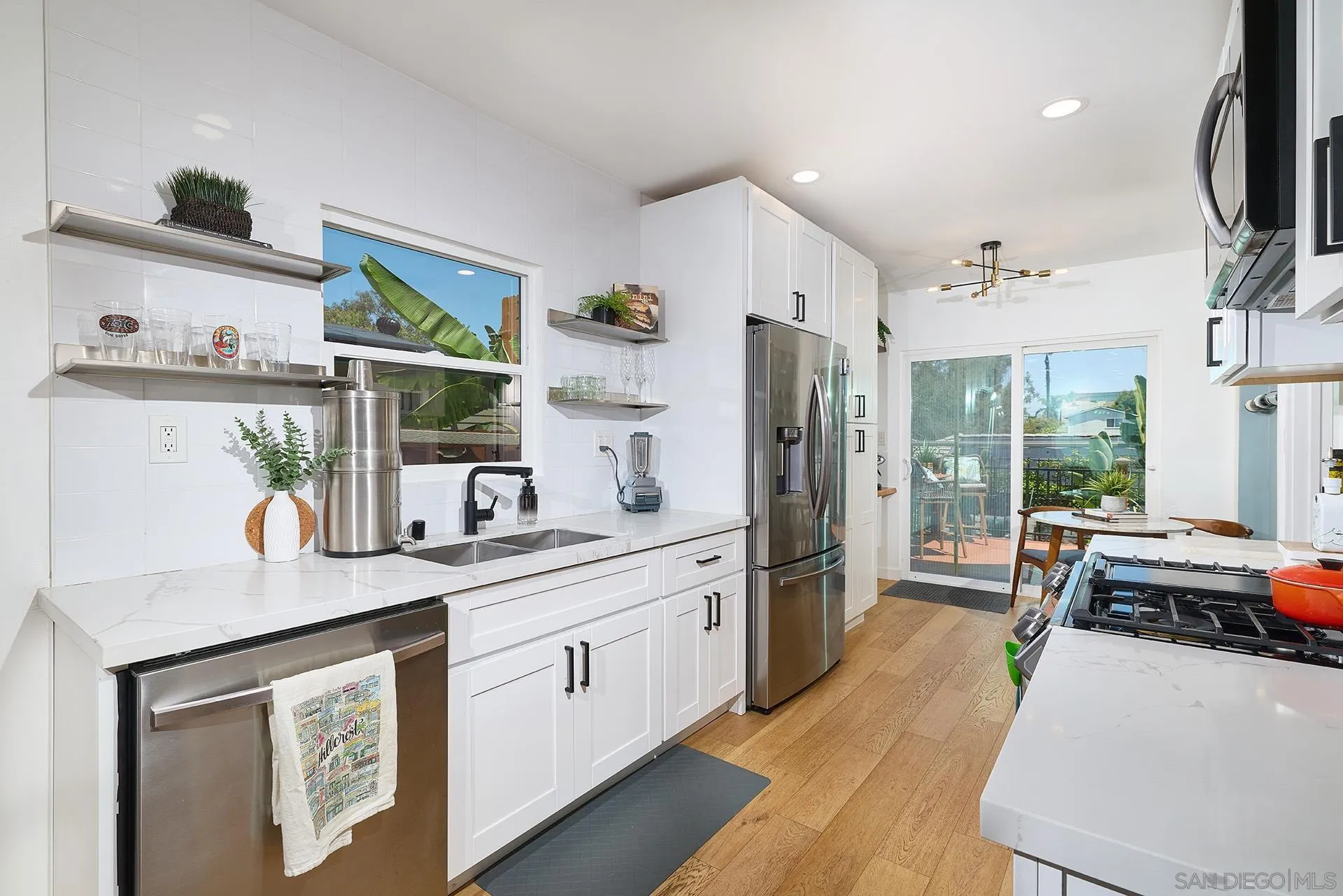 https://cdn.realtyfeed.com/cdn/127/260013530/cb9182b1f88a6de4fd9468bd30ad67f4.webp