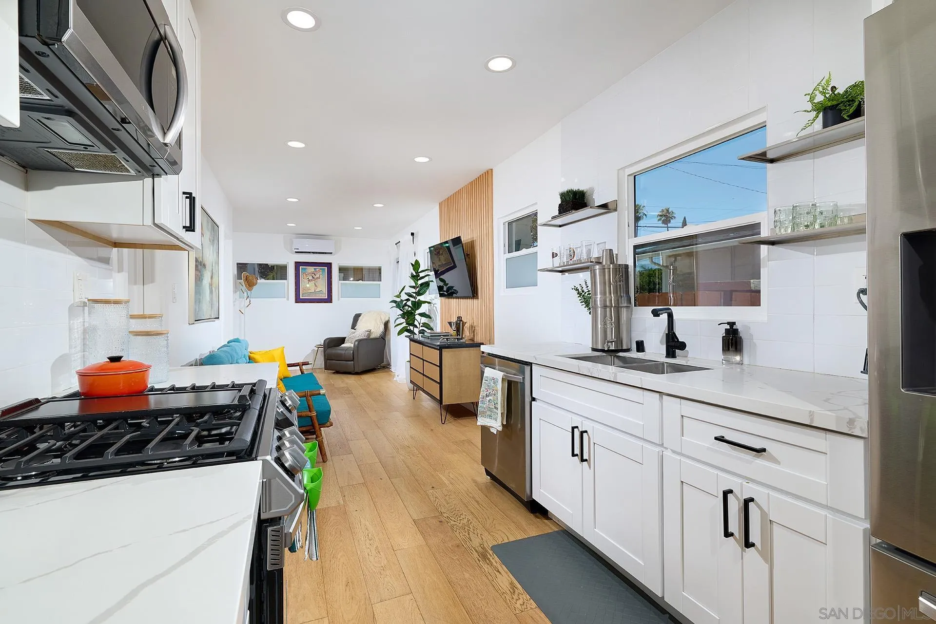 https://cdn.realtyfeed.com/cdn/127/260013530/e2f376e265af05c52b85f31202c62648.webp