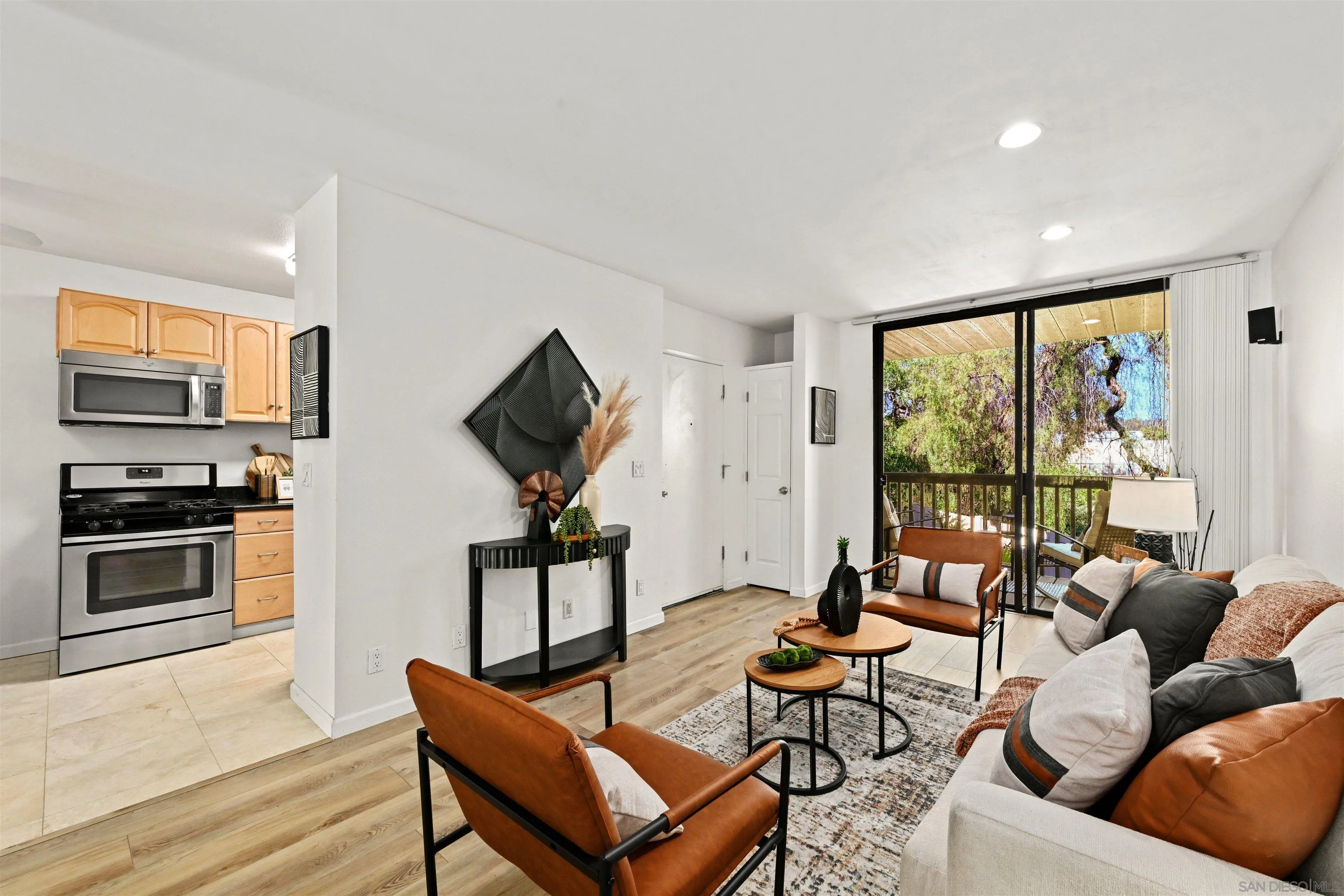 Photo #2: 260013531 Listing: Photo #2