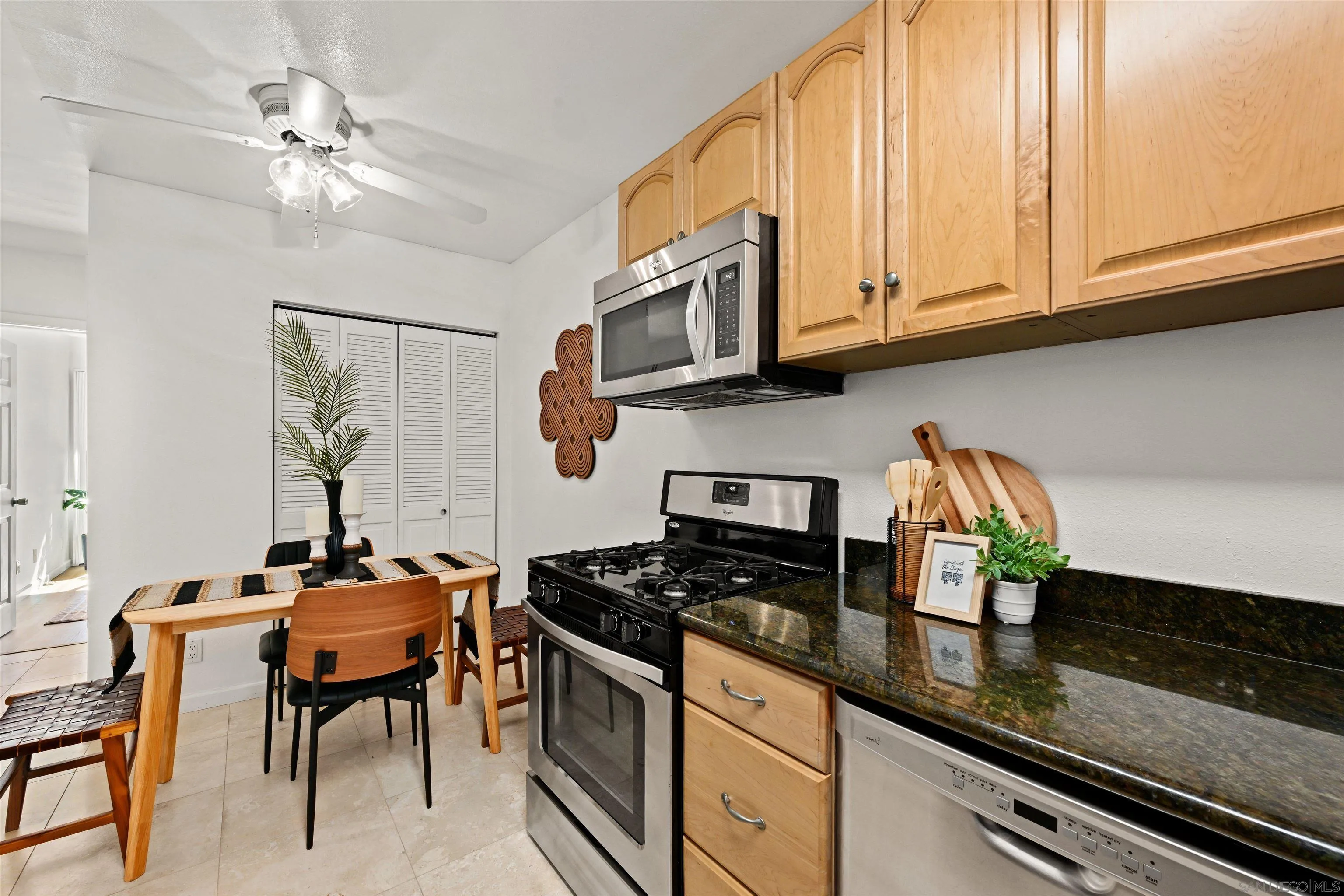 Photo #12: 260013531 Listing: Photo #12