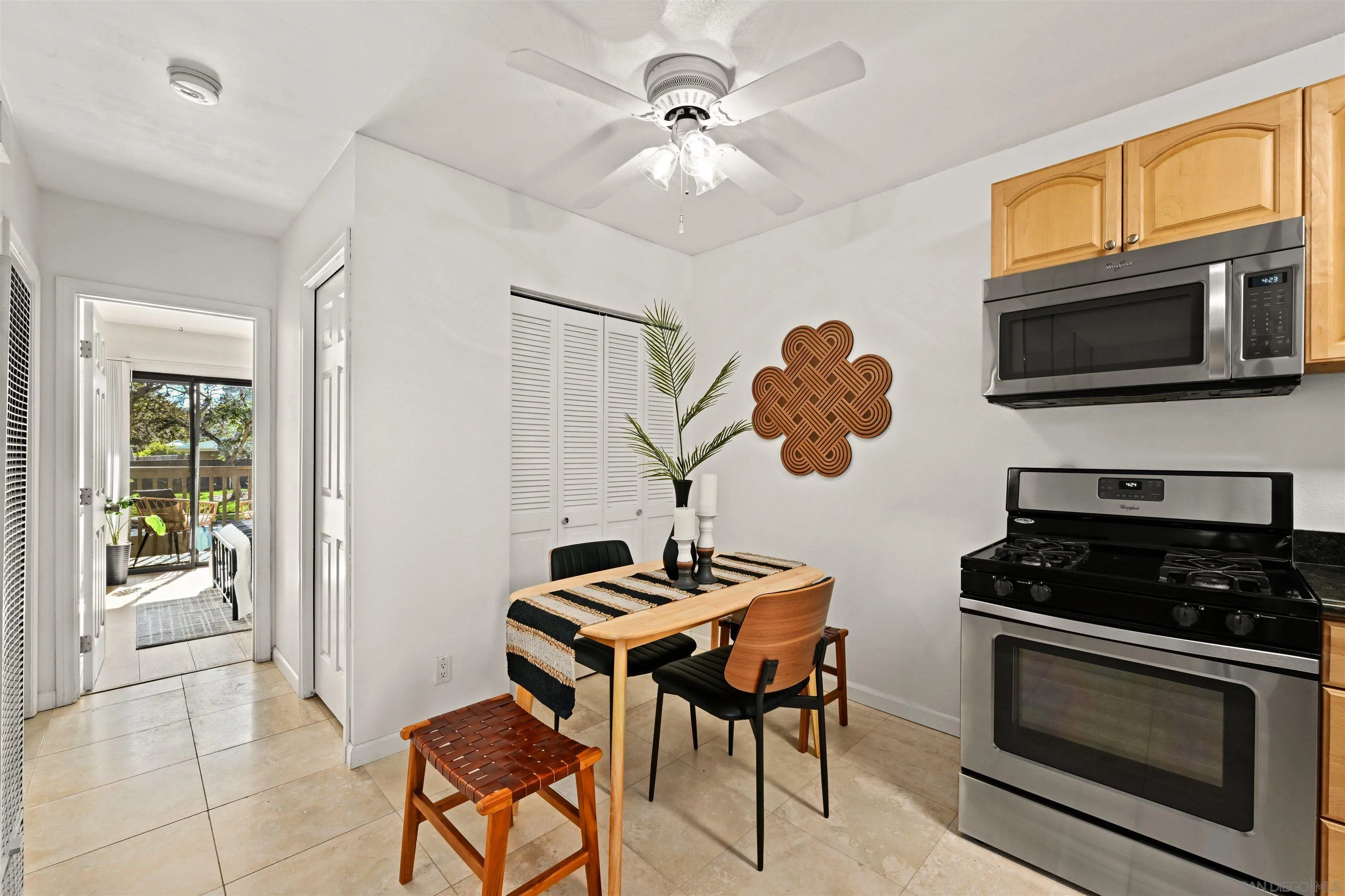Photo #8: 260013531 Listing: Photo #8