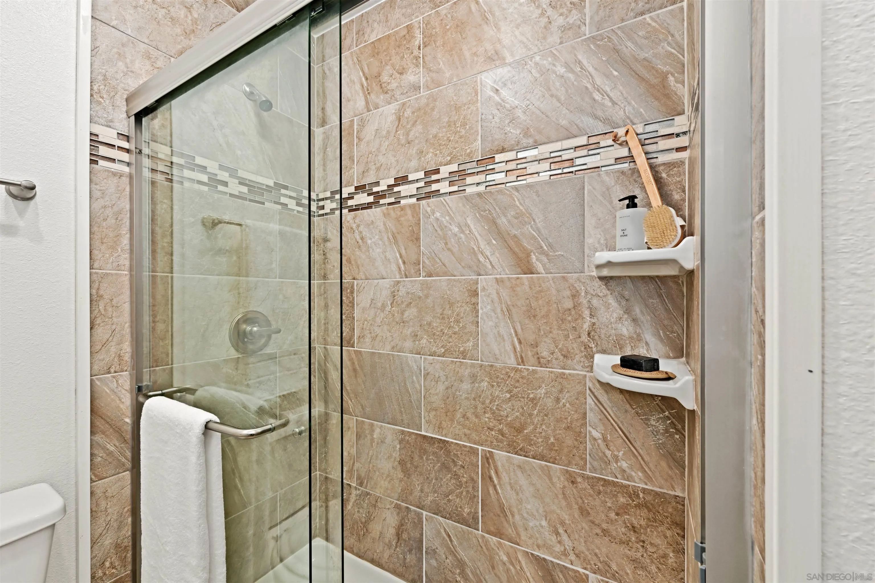 Photo #16: 260013531 Listing: Photo #16