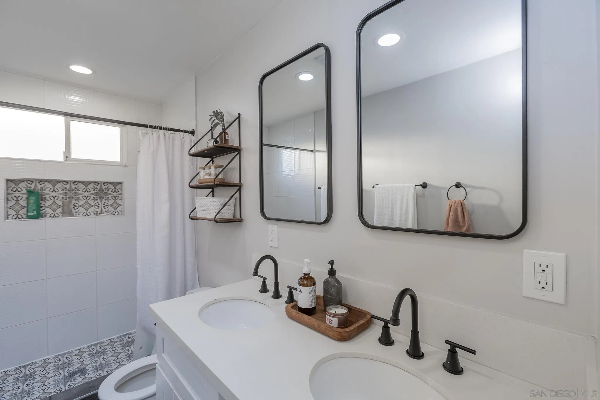 https://cdn.realtyfeed.com/cdn/127/260013532/211f4a942a84fe1f32781165349907d5.webp