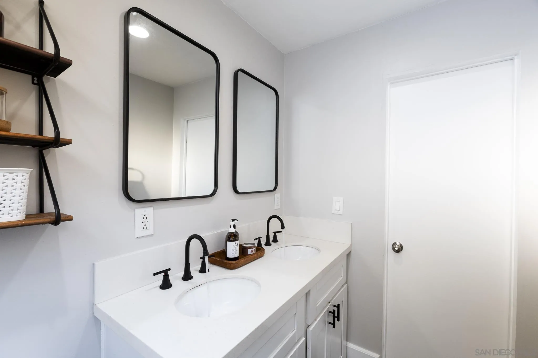 https://cdn.realtyfeed.com/cdn/127/260013532/53e1470e49d13f0ee65db1eed8393ba8.webp