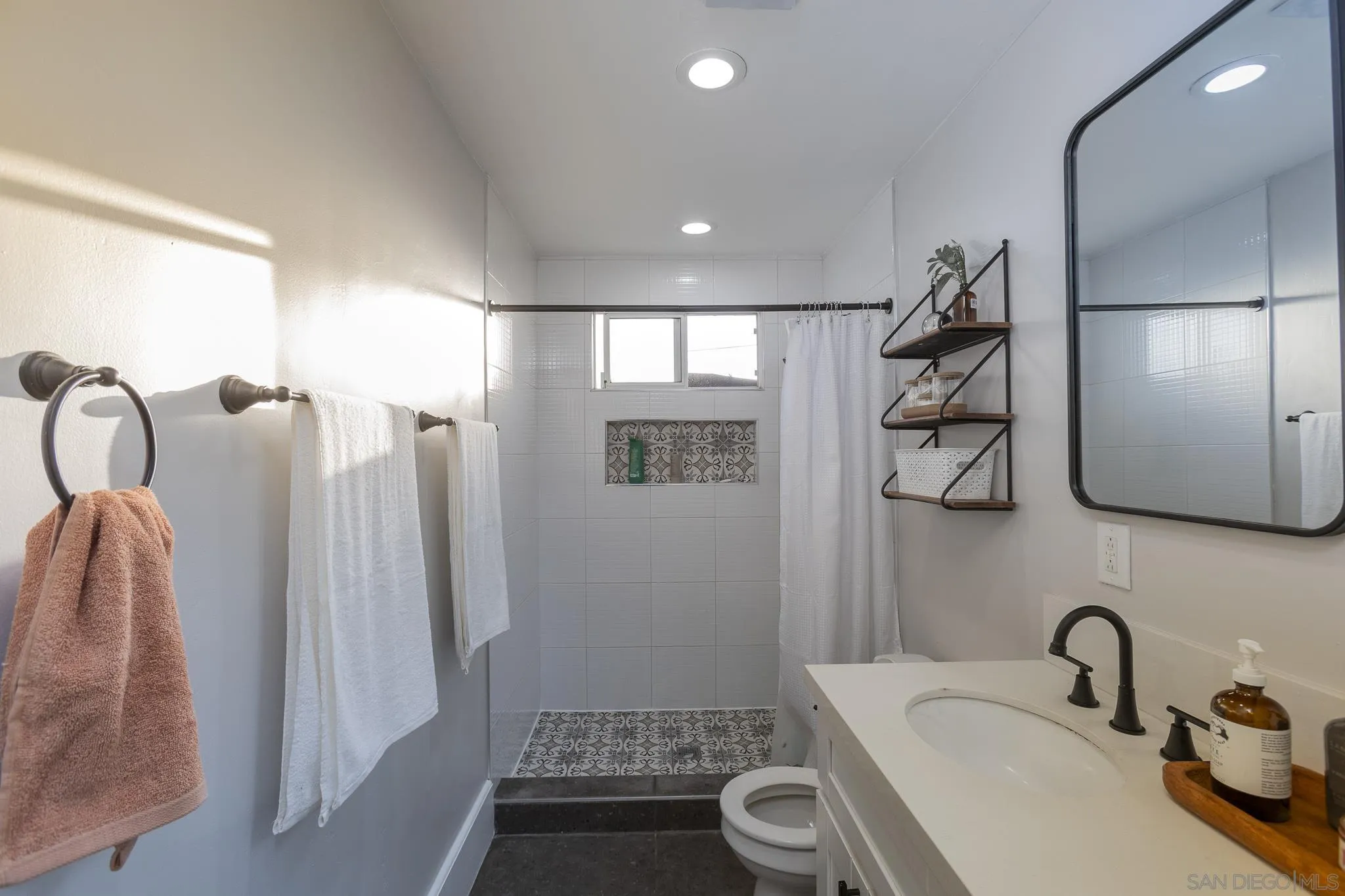 https://cdn.realtyfeed.com/cdn/127/260013532/6e9f0ce476855c1b079ecb643266dab6.webp