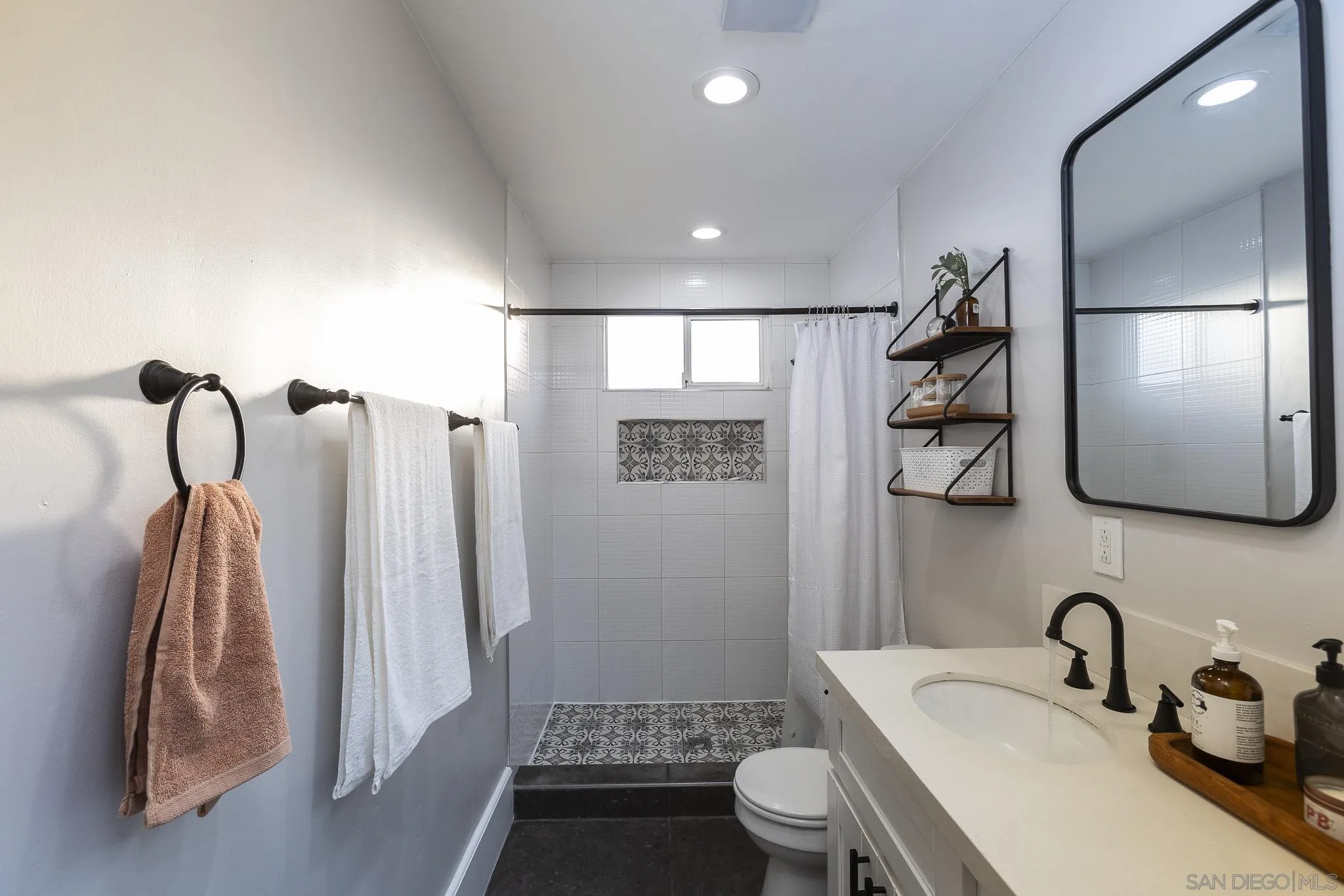 https://cdn.realtyfeed.com/cdn/127/260013532/8b2c0e59fe2c877fdbad477cbd14b79a.webp