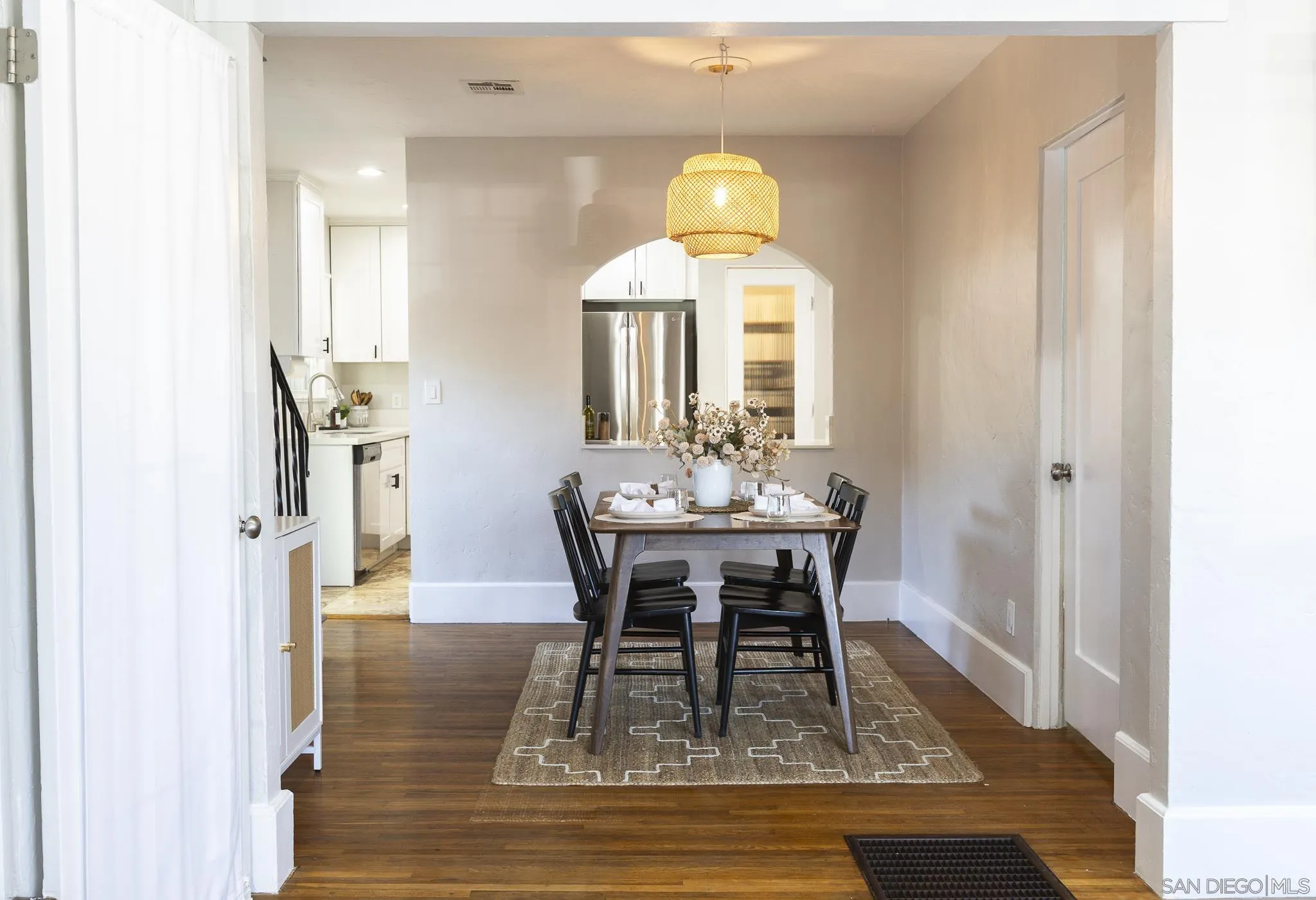 https://cdn.realtyfeed.com/cdn/127/260013532/e1e5262dd699cb00f06dd1f567af8ca7.webp