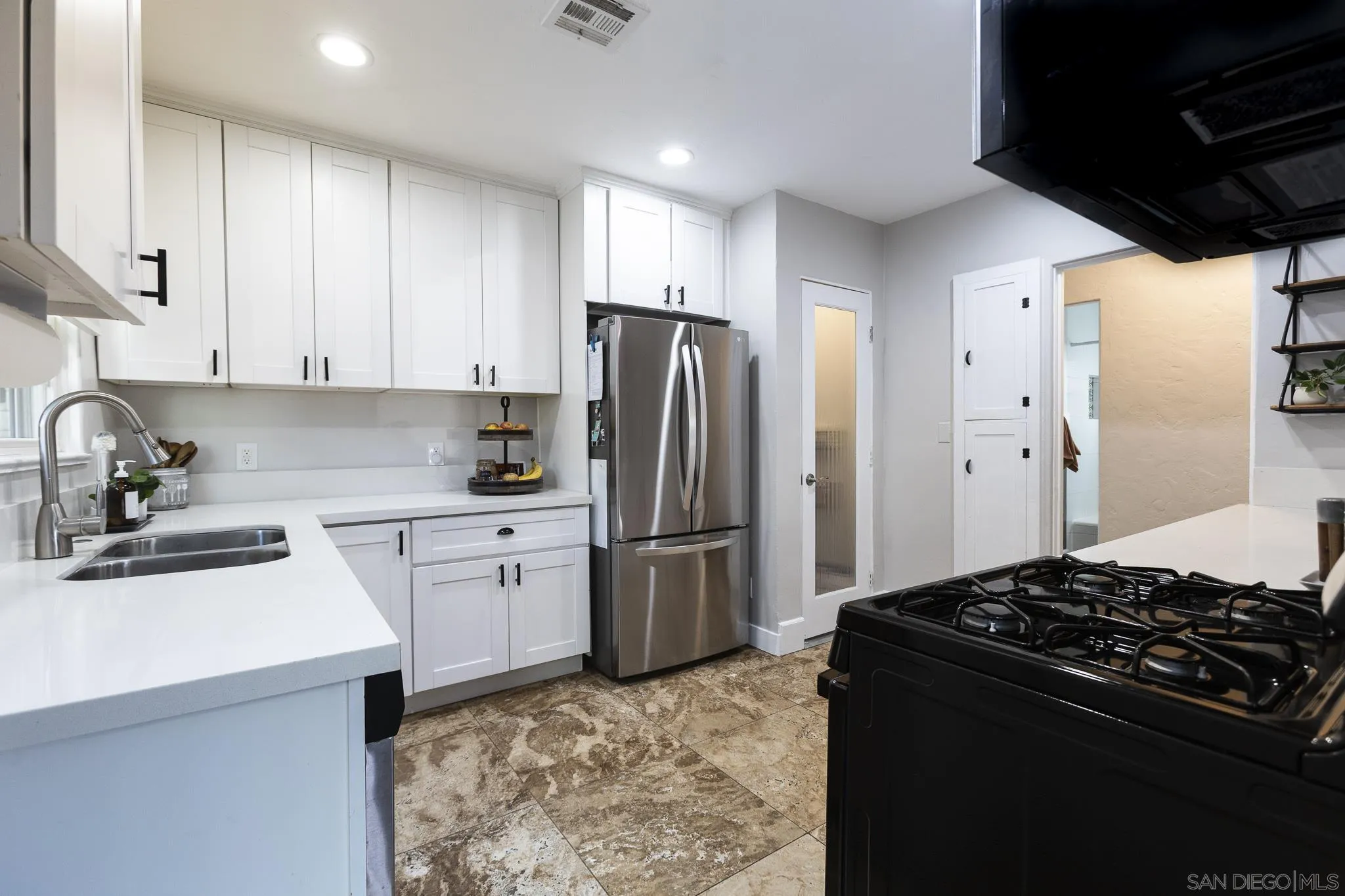 https://cdn.realtyfeed.com/cdn/127/260013532/ec7f2c4112e4376fc49494d31f0ba90d.webp