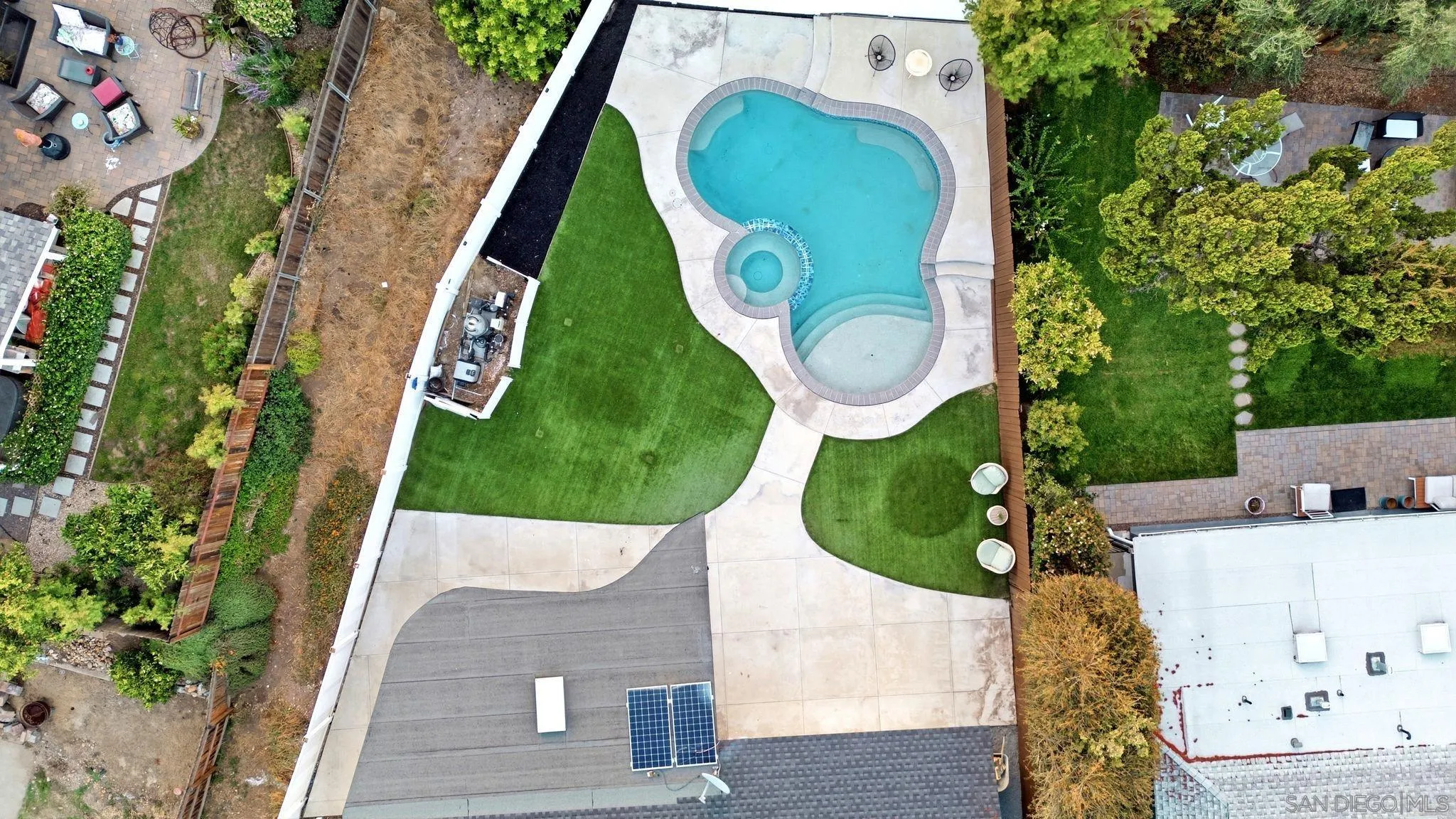 https://cdn.realtyfeed.com/cdn/127/260013535/298b0d9919939113bb254b0d843b8430.webp