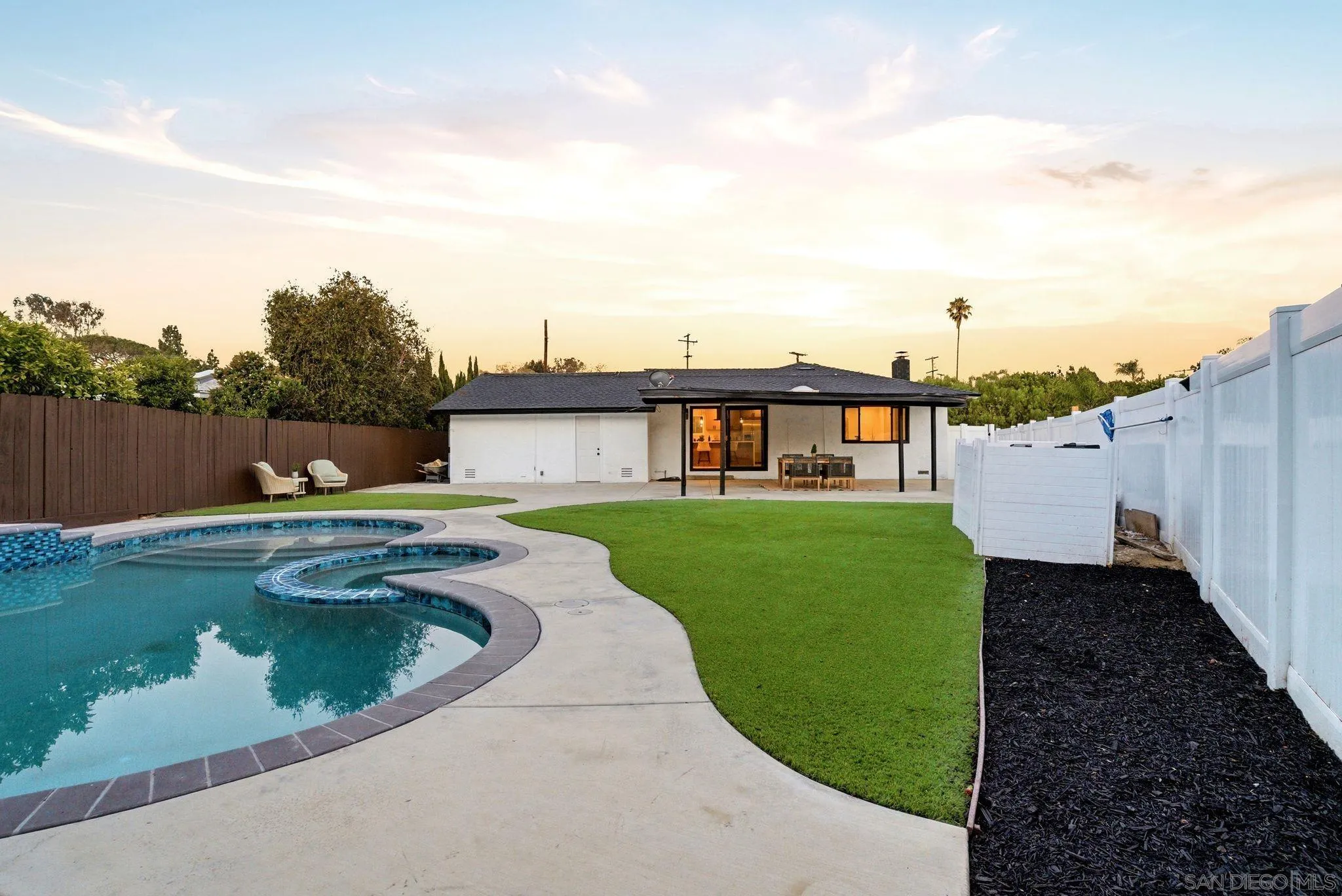 https://cdn.realtyfeed.com/cdn/127/260013535/70addc380b694e4dad89859e1f34728f.webp