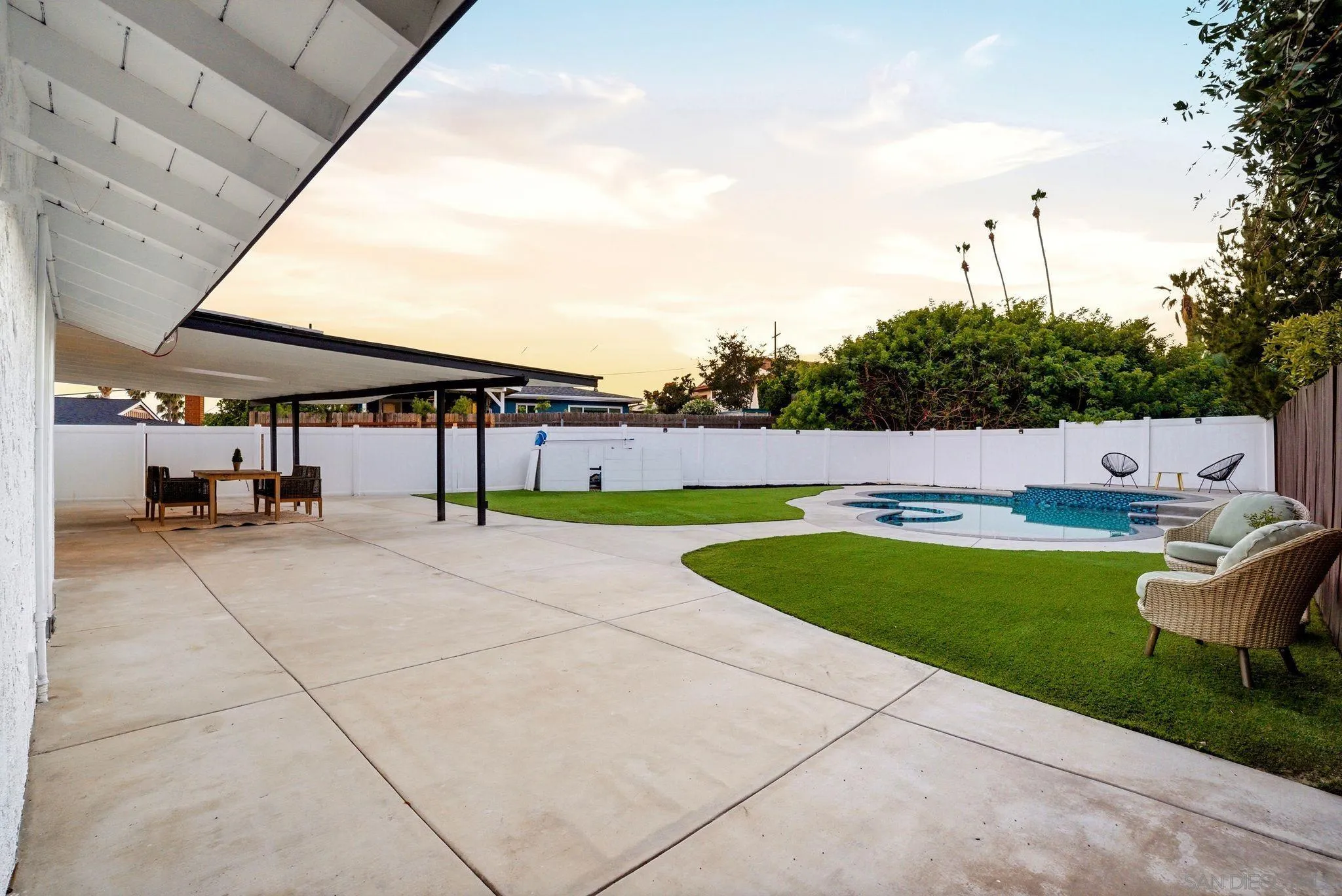 https://cdn.realtyfeed.com/cdn/127/260013535/728d0fc76df0e9252636bfaa8d022b43.webp