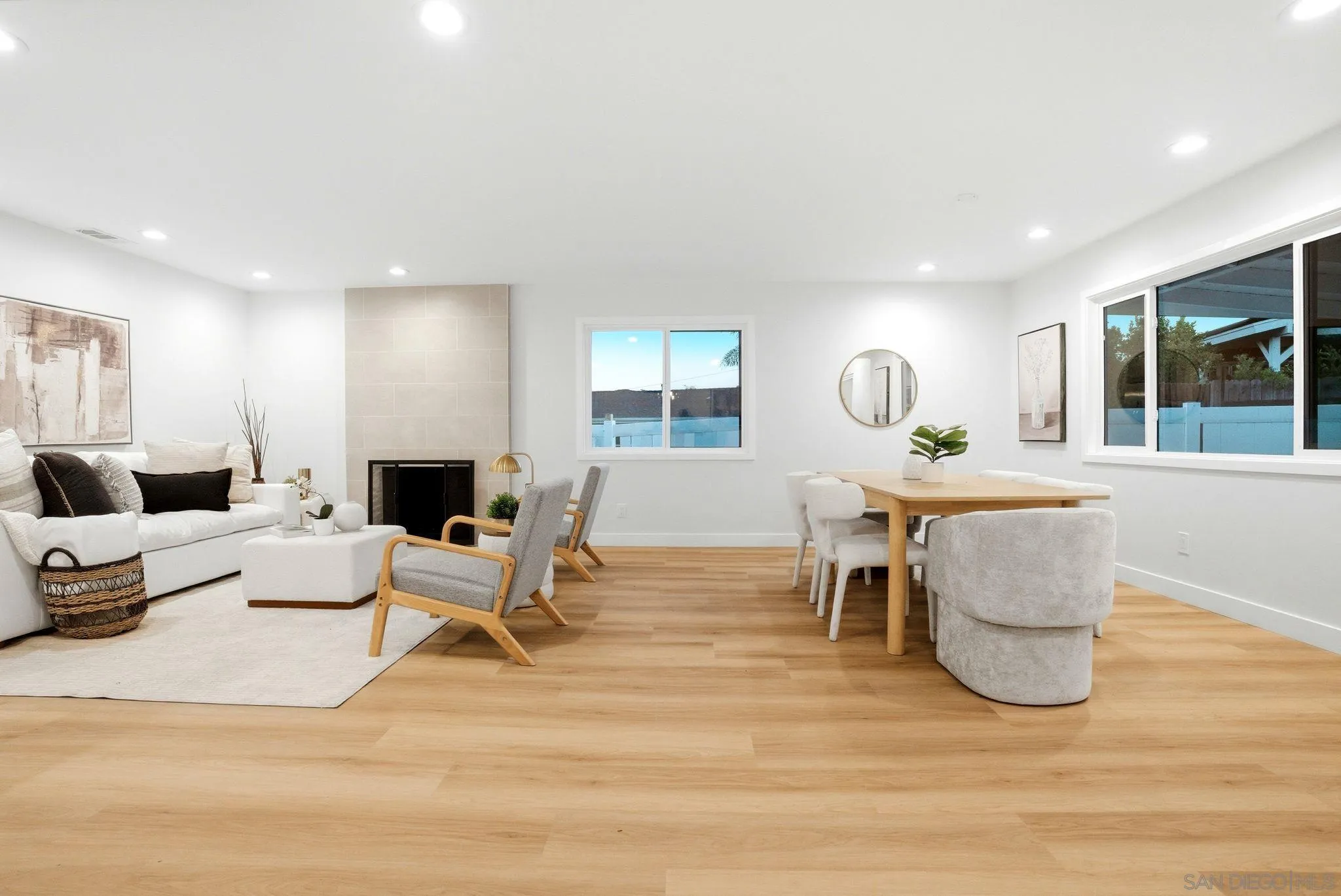 https://cdn.realtyfeed.com/cdn/127/260013535/91d040230589d65a8a8fe98881e4a9fb.webp