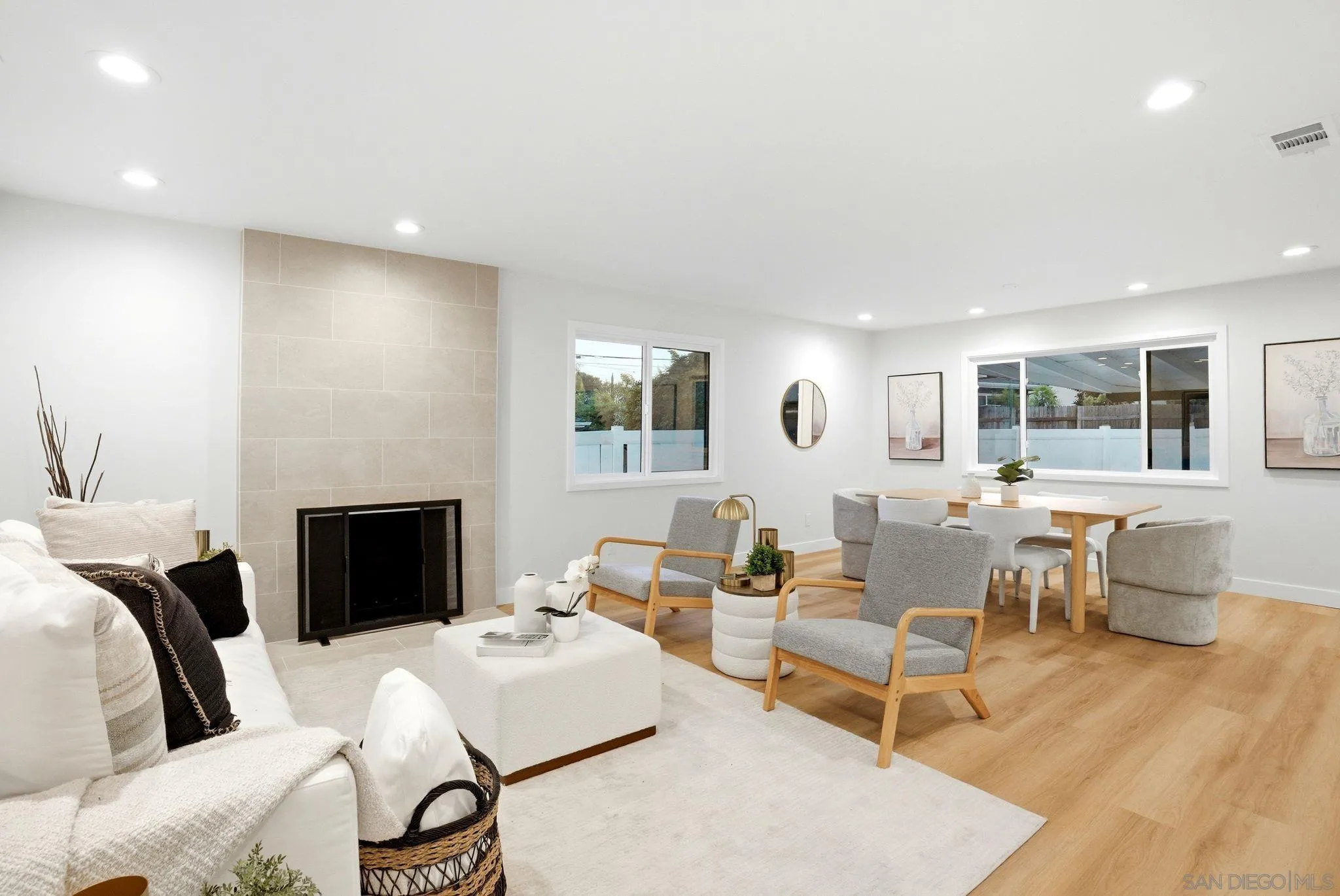 https://cdn.realtyfeed.com/cdn/127/260013535/a852daafc89b3cc7432d1566bde597d7.webp
