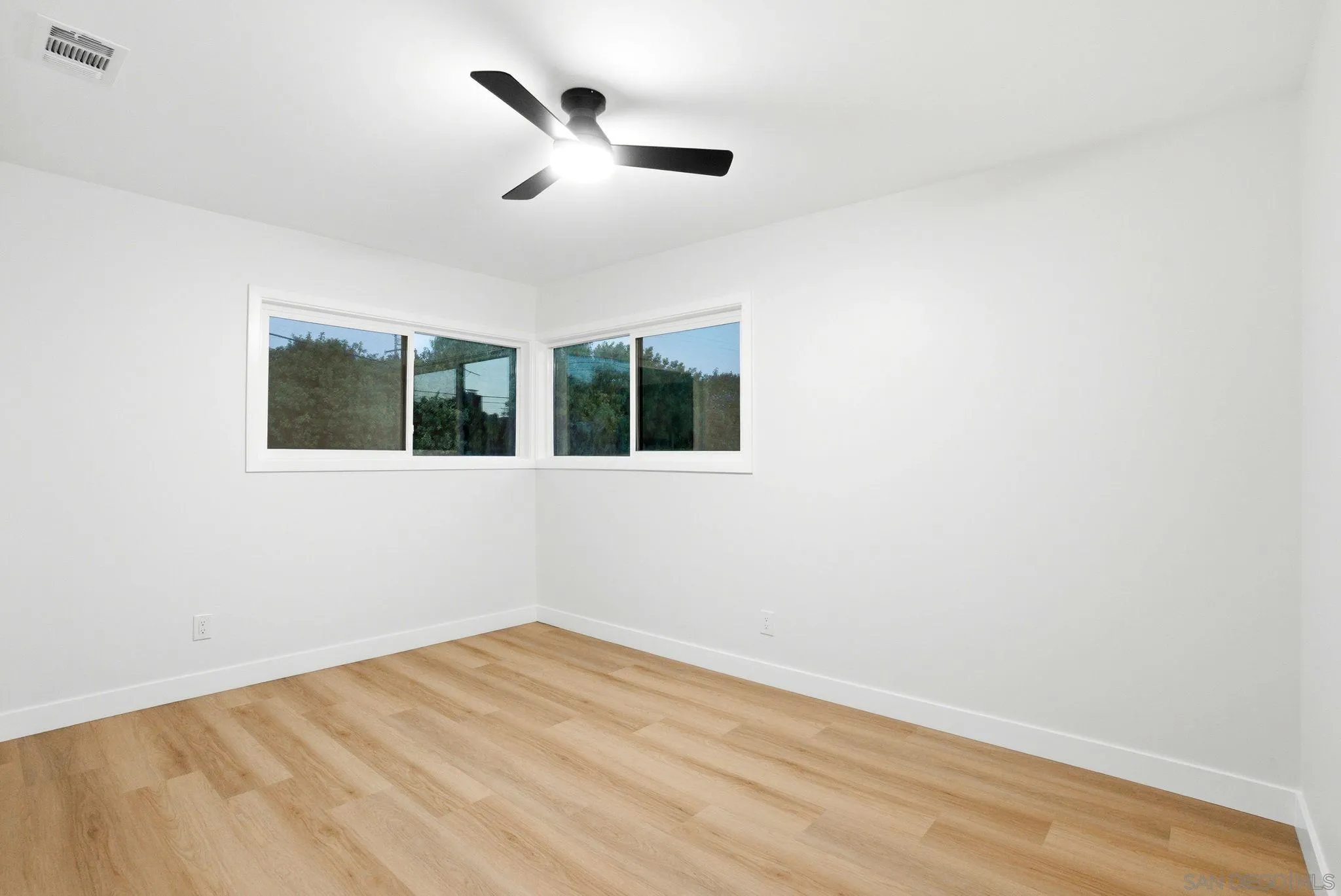 https://cdn.realtyfeed.com/cdn/127/260013535/c0934aef4449361c18138af49c68f6a3.webp