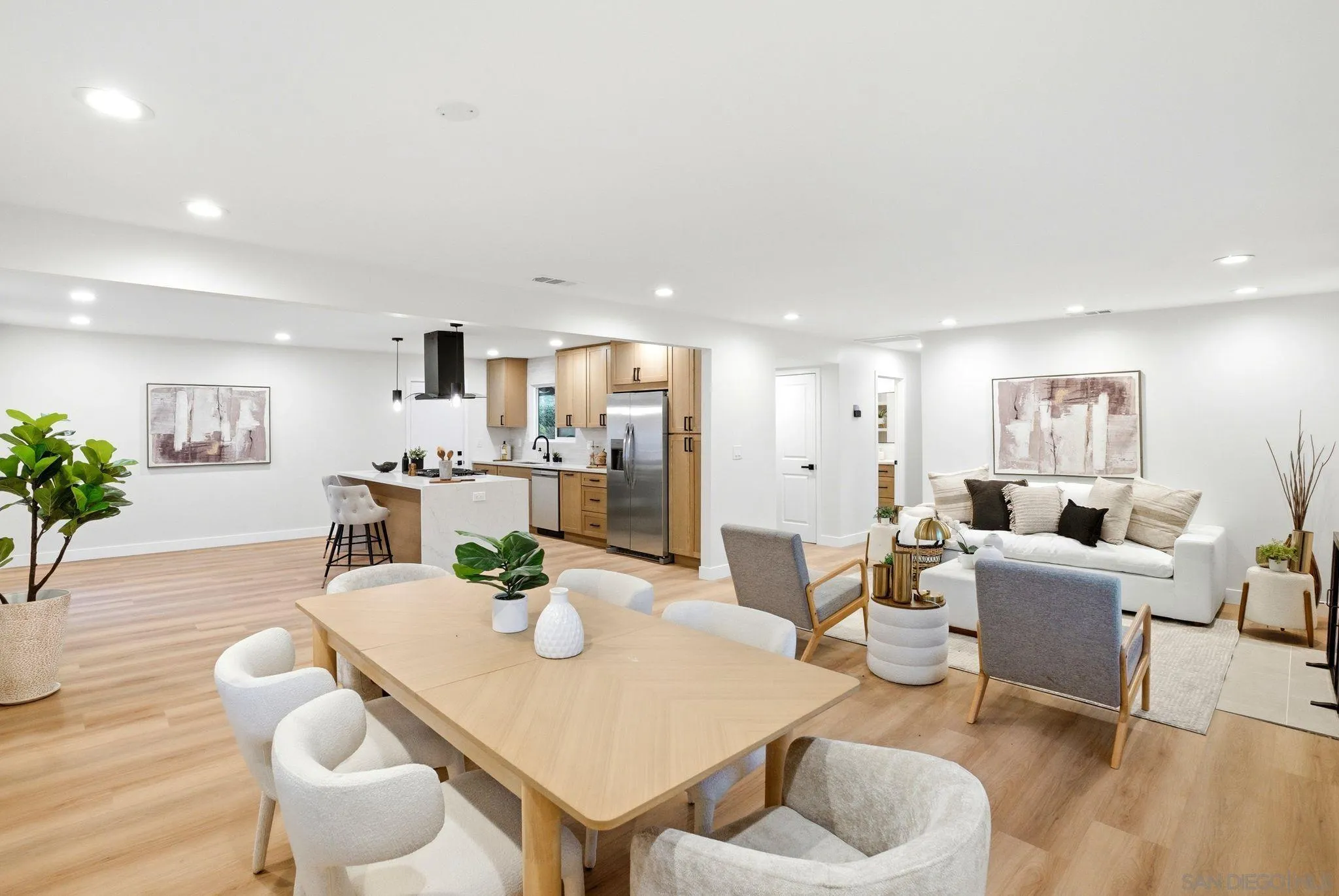 https://cdn.realtyfeed.com/cdn/127/260013535/c0f34d348d95a9bb7aafd20c1f84e0d7.webp