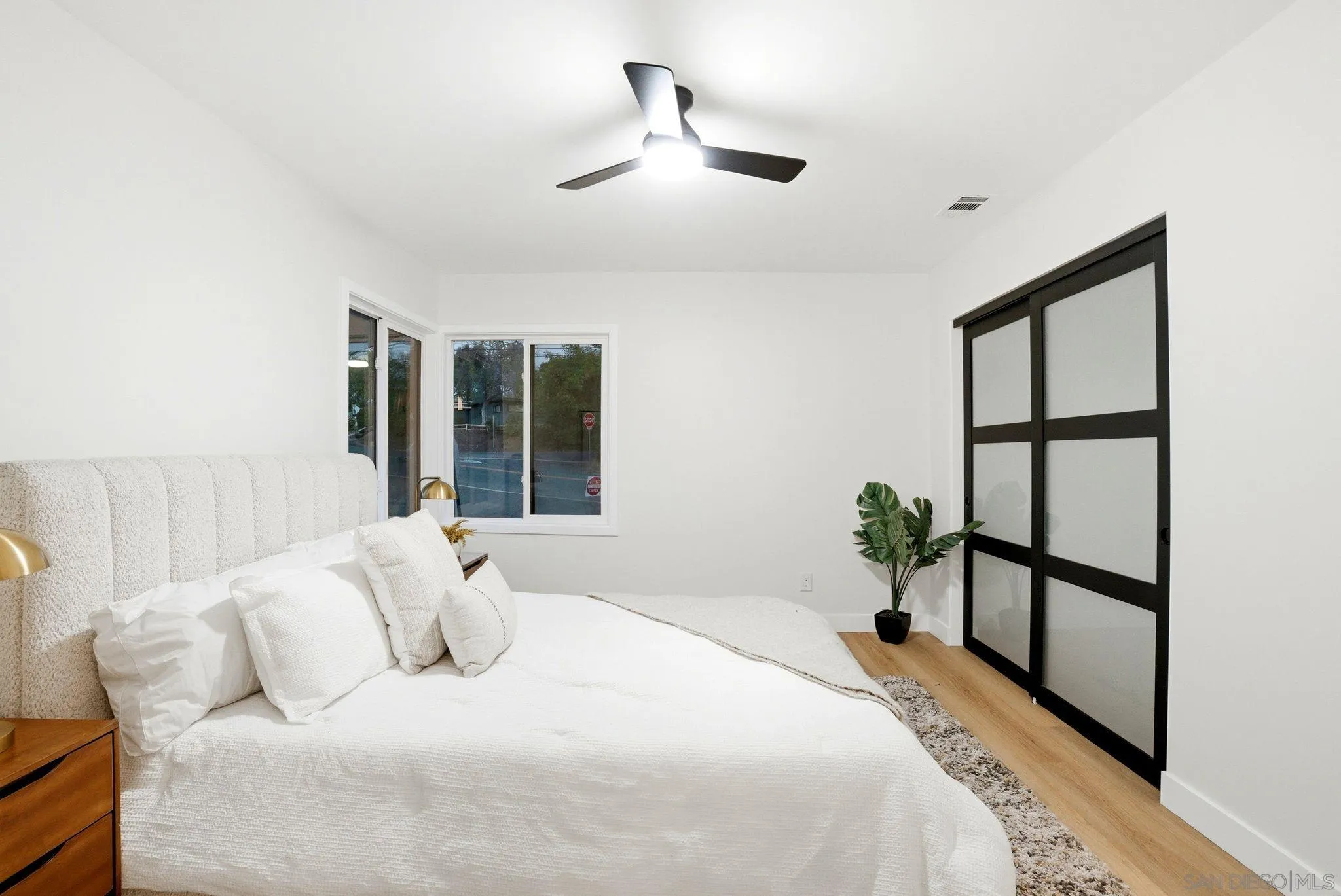 https://cdn.realtyfeed.com/cdn/127/260013535/ce463df887b585d1f3cce732b0f5a236.webp
