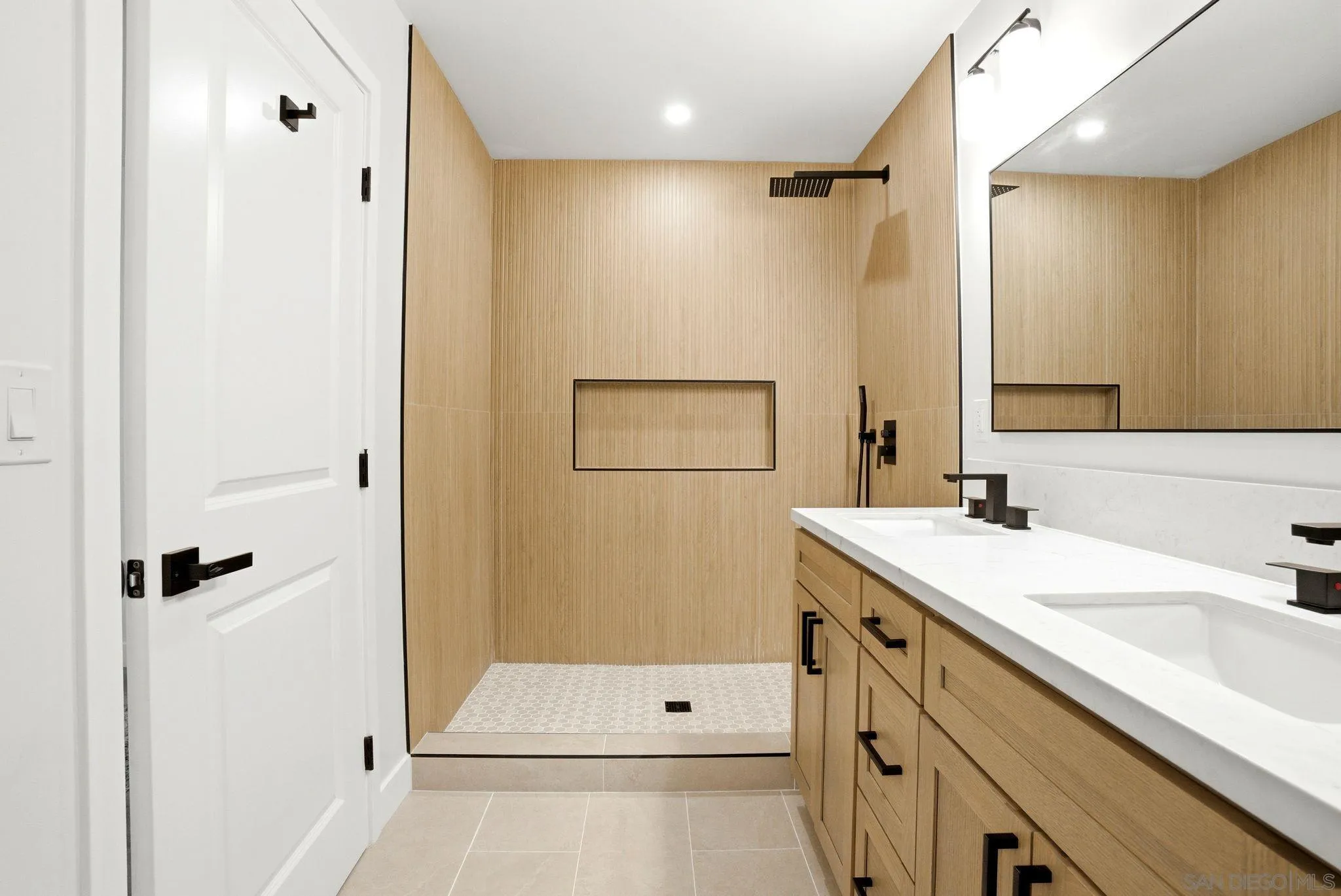 https://cdn.realtyfeed.com/cdn/127/260013535/e11c4349b665a898e7172410c5e3f9bb.webp
