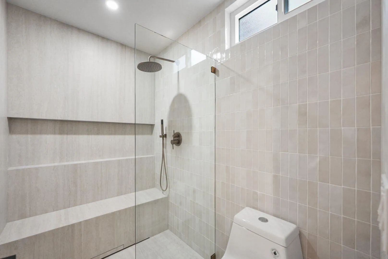 Photo #33: 260013539 Listing: Photo #33
