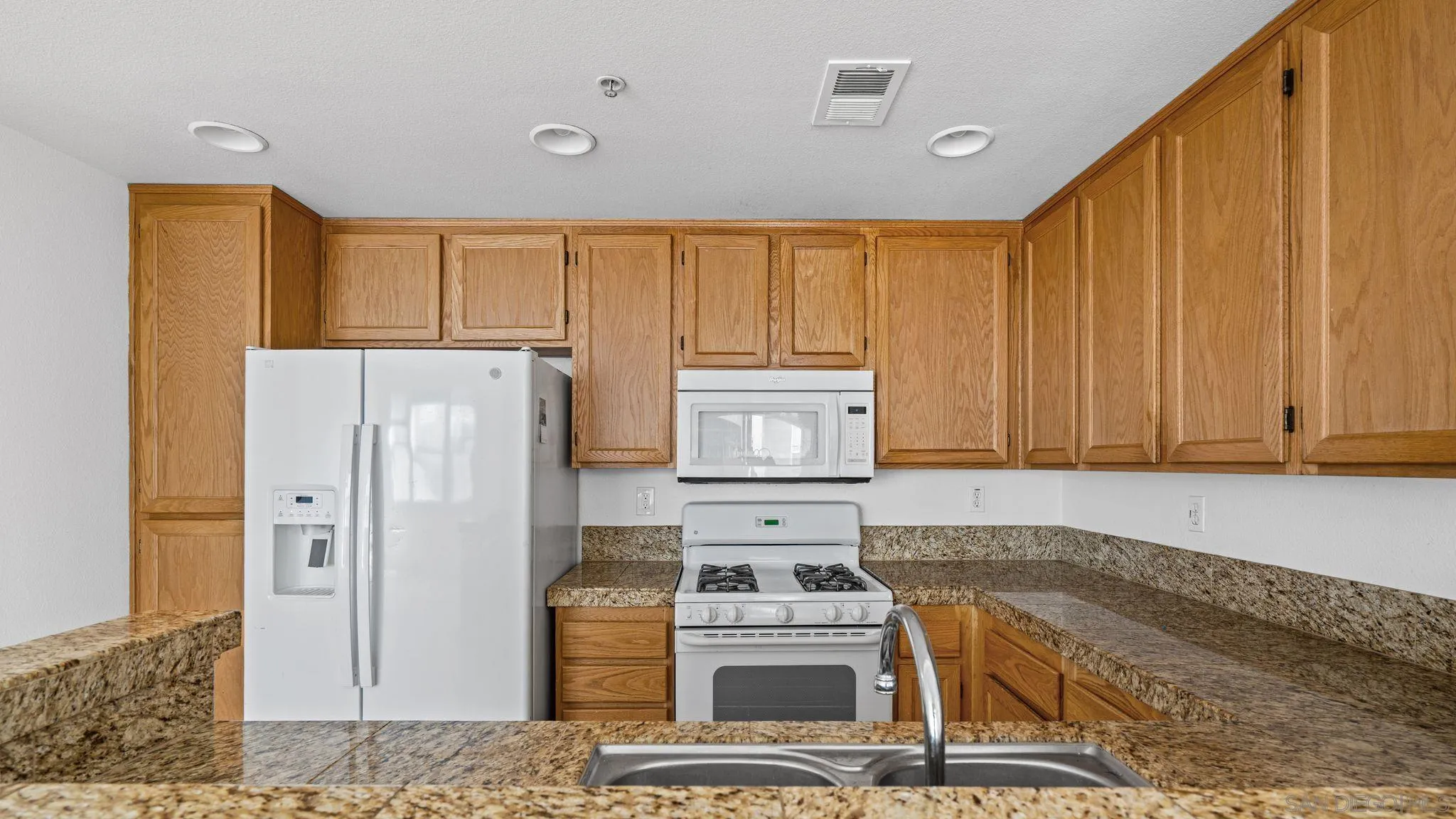 Photo #14: 260013540 Listing: Photo #14