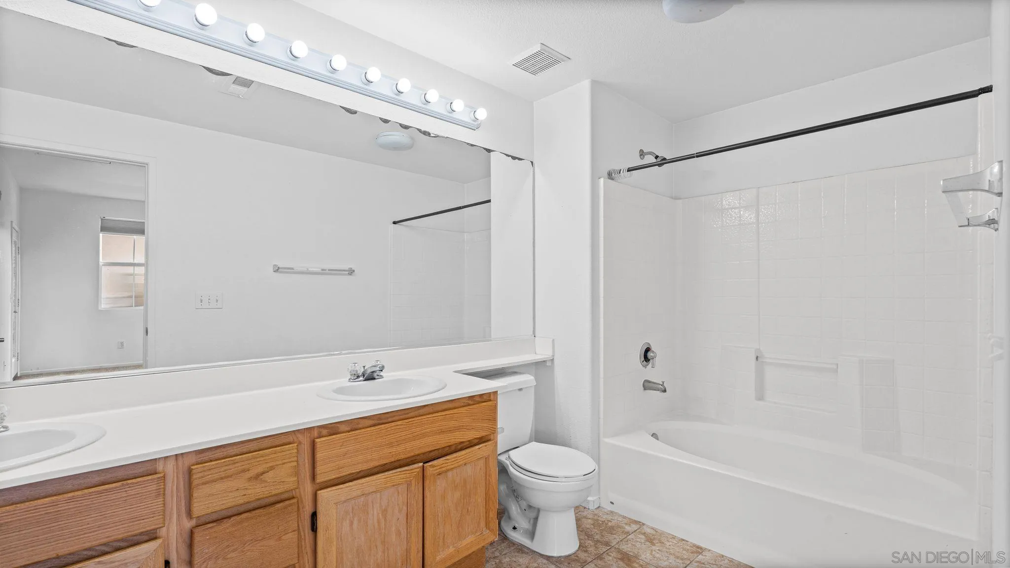 Photo #23: 260013540 Listing: Photo #23