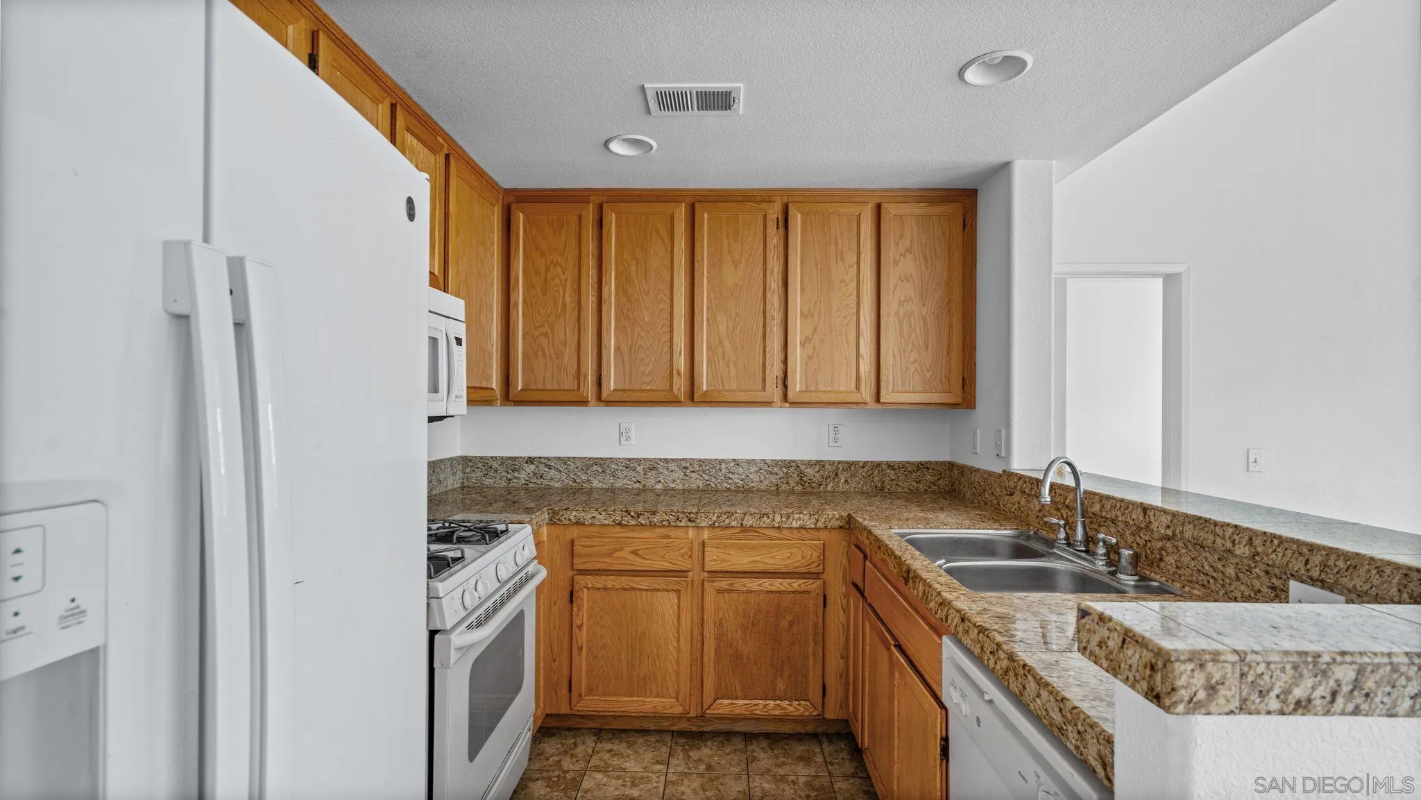 Photo #15: 260013540 Listing: Photo #15