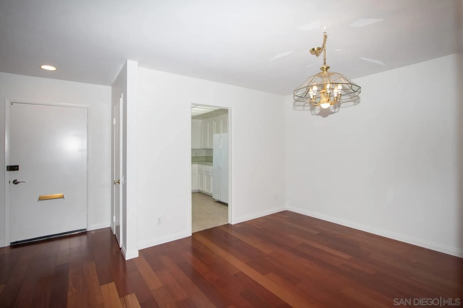 Photo #7: 260013542 Listing: Photo #7