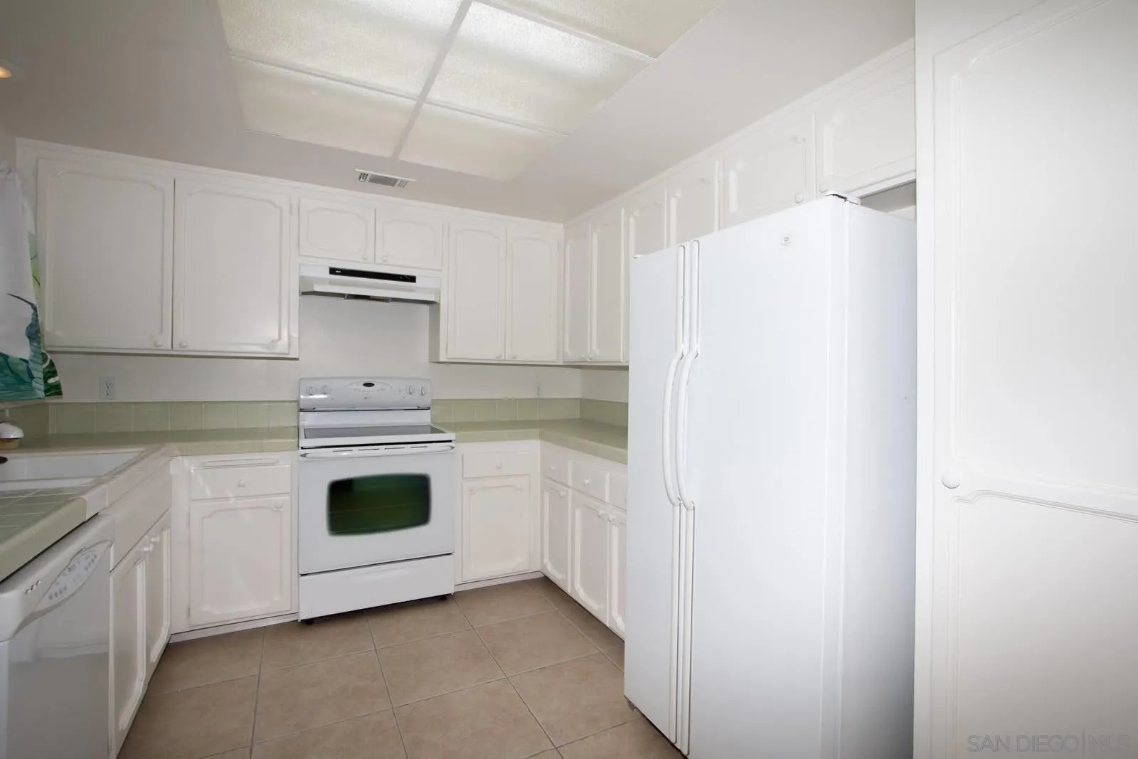 Photo #5: 260013542 Listing: Photo #5