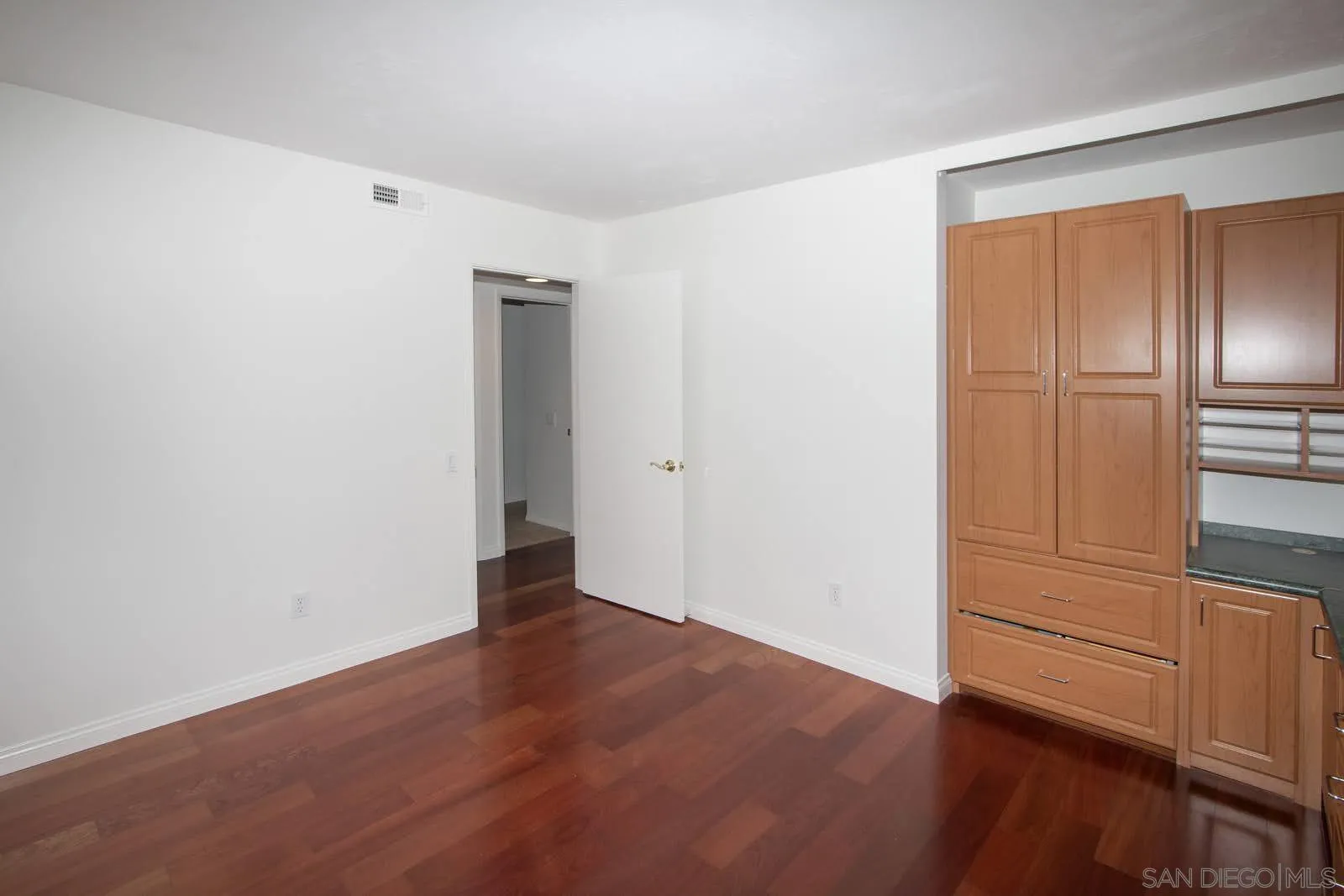 Photo #18: 260013542 Listing: Photo #18