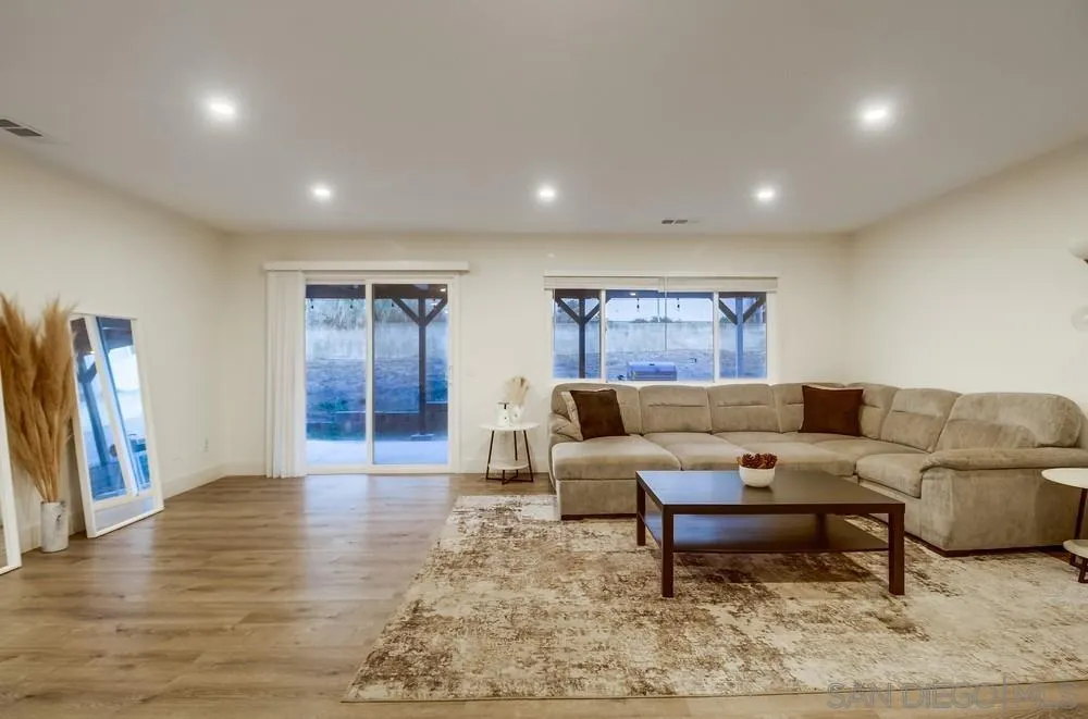 https://cdn.realtyfeed.com/cdn/127/260013543/716cd9ff8a91a78da20463ecca1643e2.webp