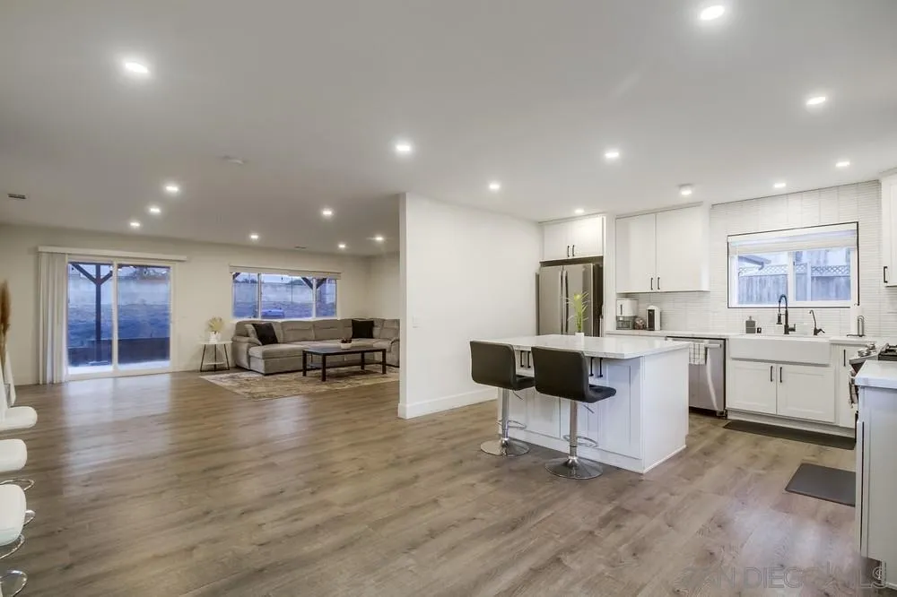 https://cdn.realtyfeed.com/cdn/127/260013543/bfeac7c555d3aa3c3ce035402268b854.webp