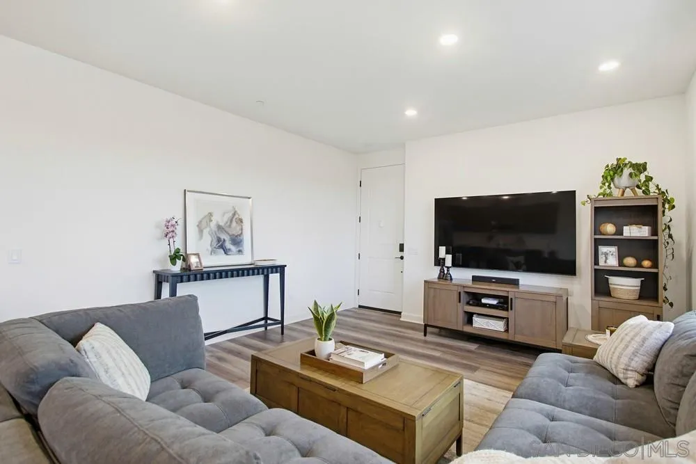 Photo #7: 260013544 Listing: Photo #7