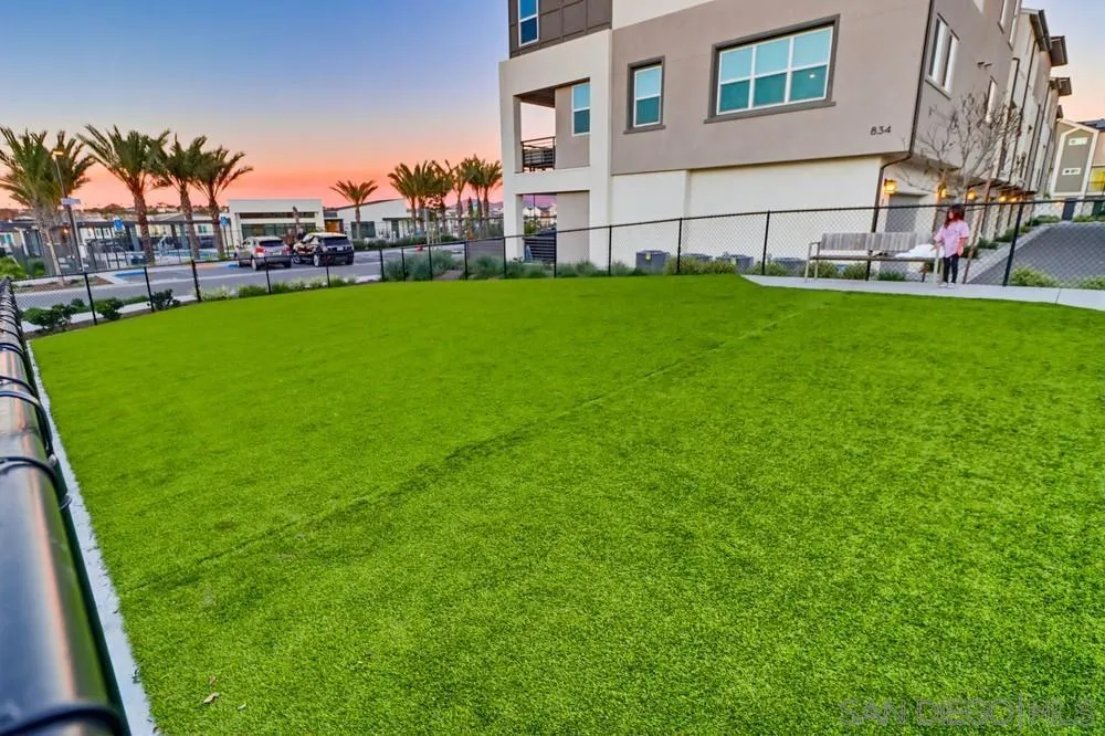 https://cdn.realtyfeed.com/cdn/127/260013544/f8125381366cd20299f890f29ebf4fa8.webp