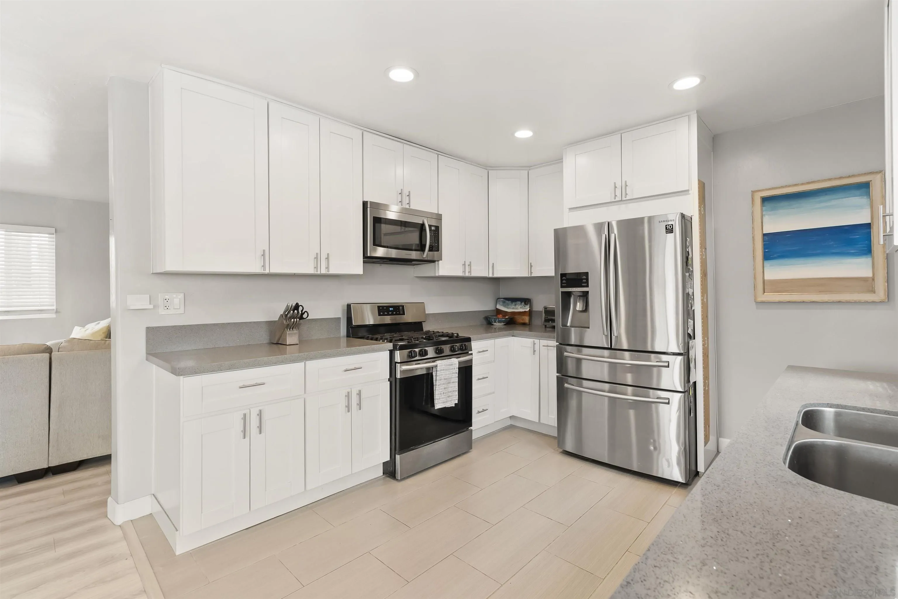 https://cdn.realtyfeed.com/cdn/127/260013545/64565146e5125d8aab585c48c72363a8.webp